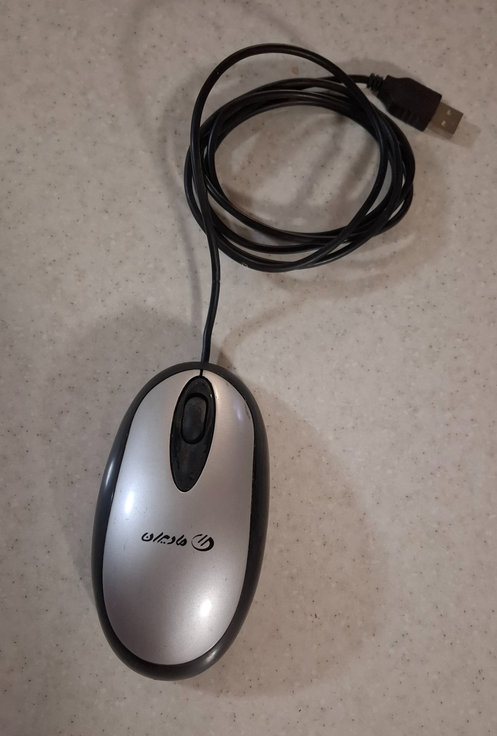 یک عدد موس کامپیوتر، سالم و کیفیت عالی