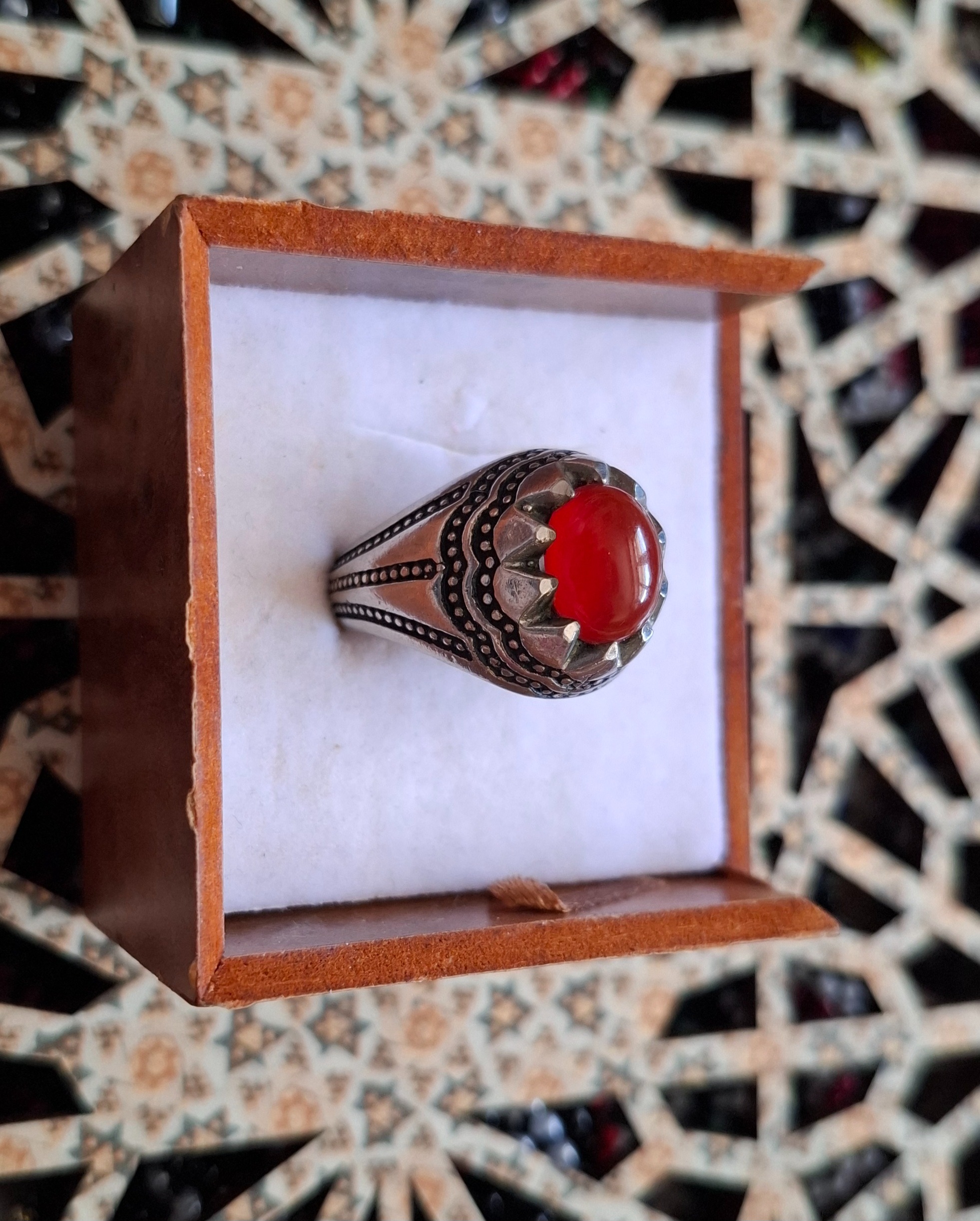 انگشتر مردانه سنگ عقیق، زینتی سیاه قلم