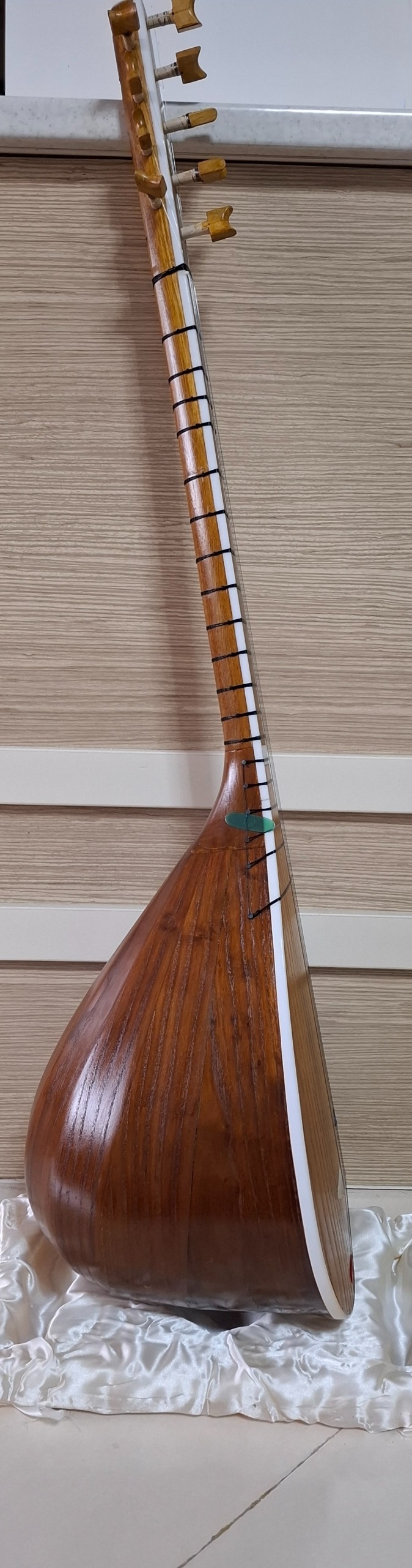 ساز قوپوز آذربایجان، میکروفن دار و نوارکشی شده