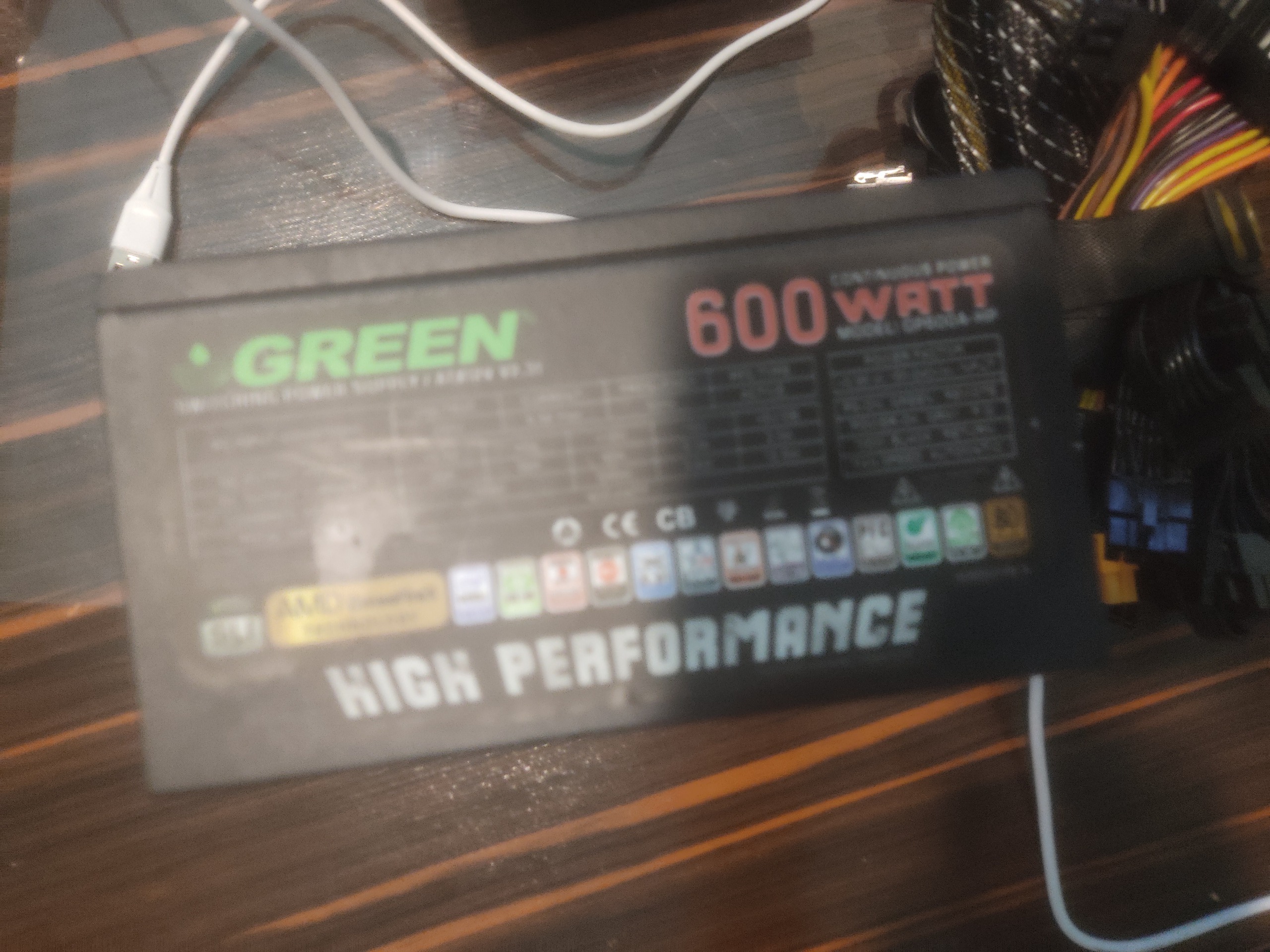 منبع تغذیه گرین مدل GP600A-hp