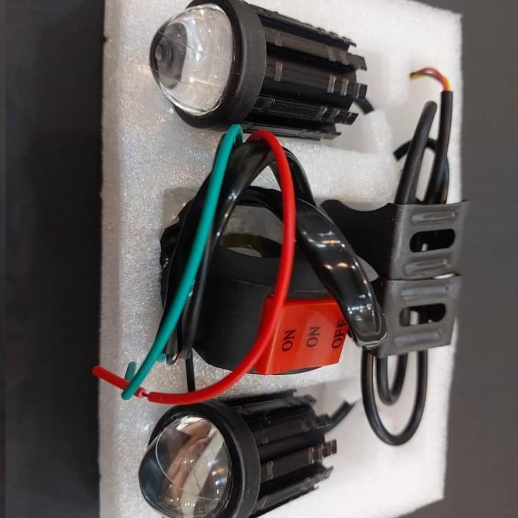 پروژکتور دو قلو