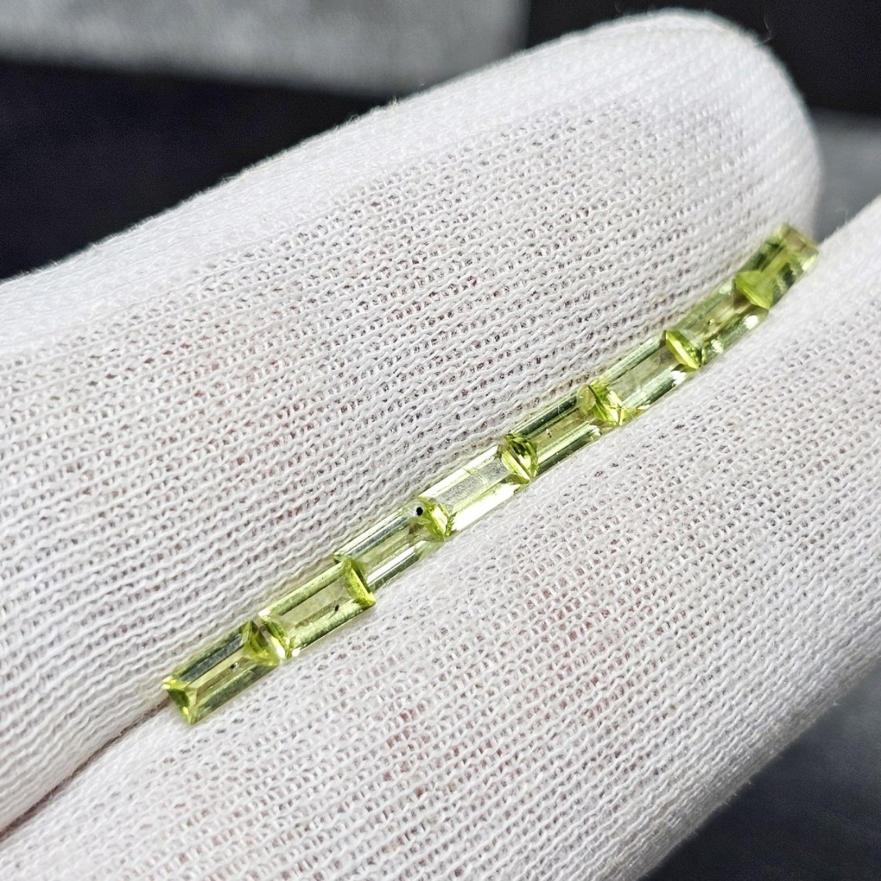  پک 8 عددی نگین سنگ زبرجد معدنی 36498