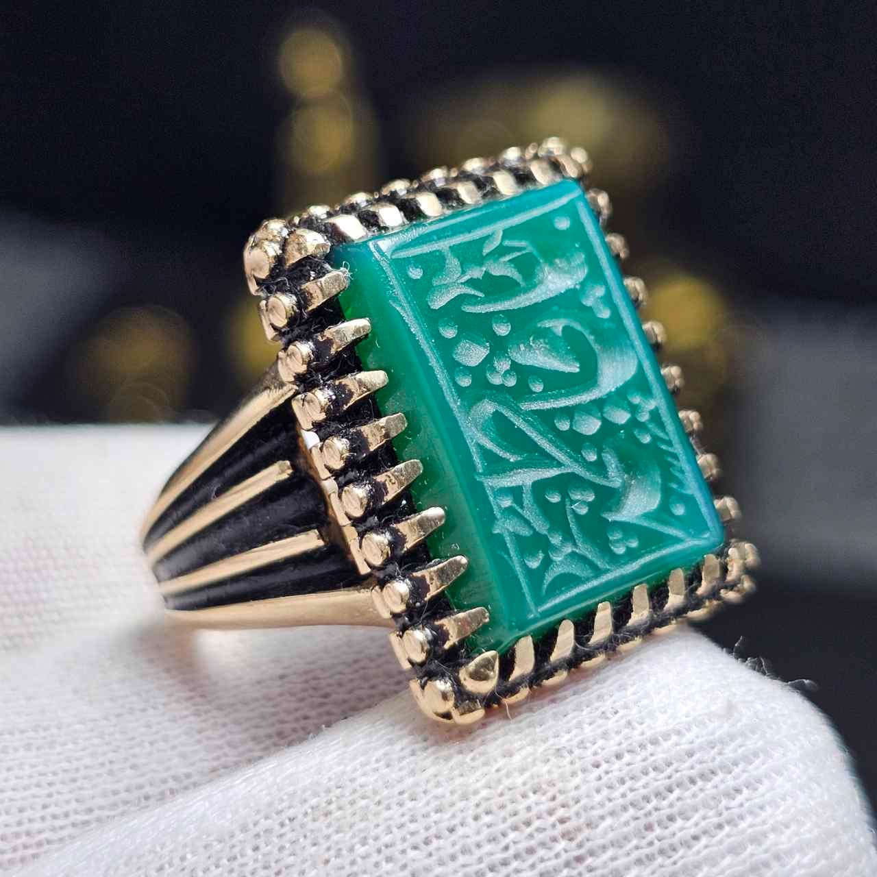 انگشتر طلاروس با سنگ عقیق سبز معدنی خط دست 36552