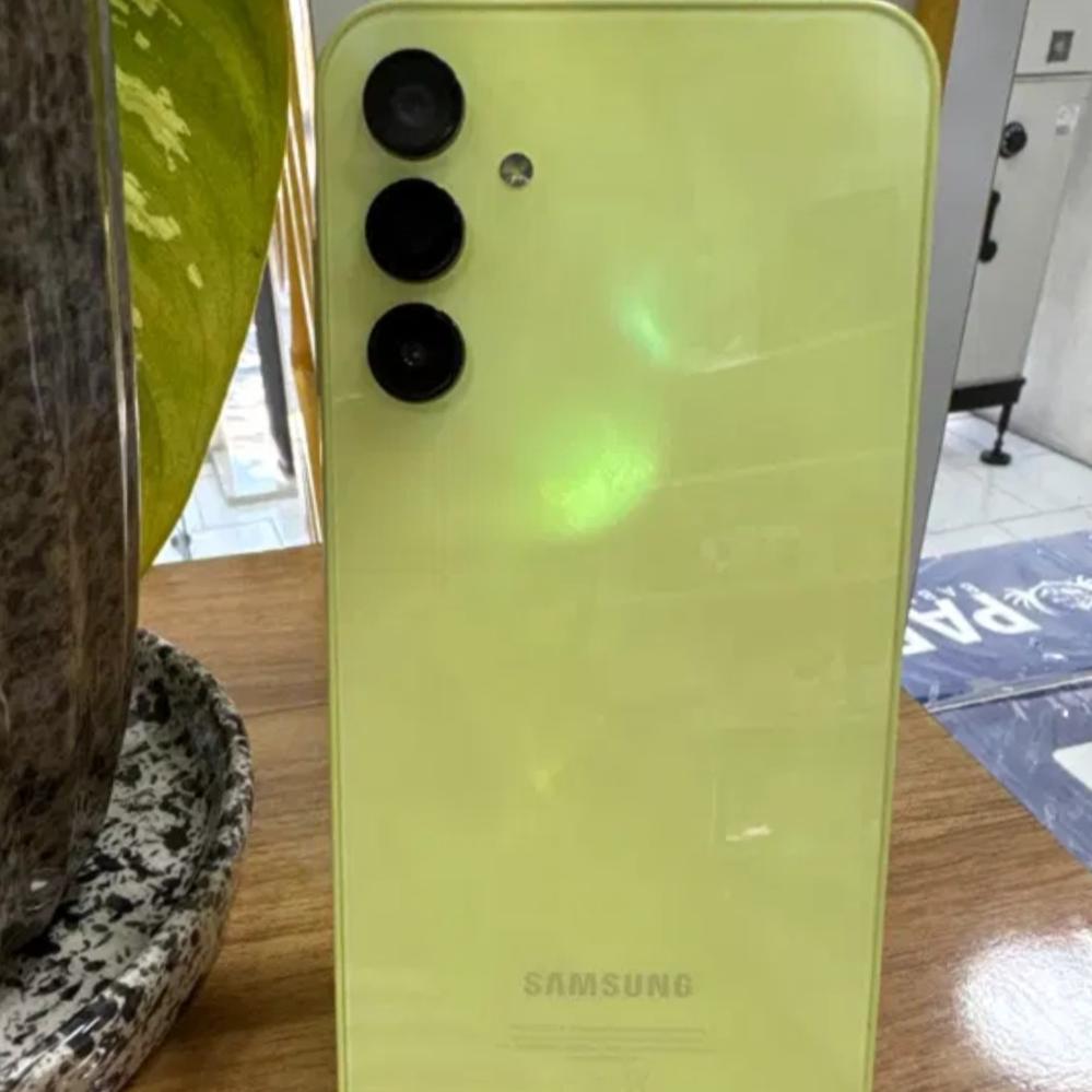 گوشی galaxy A15 ویتنام زرد لیمویی