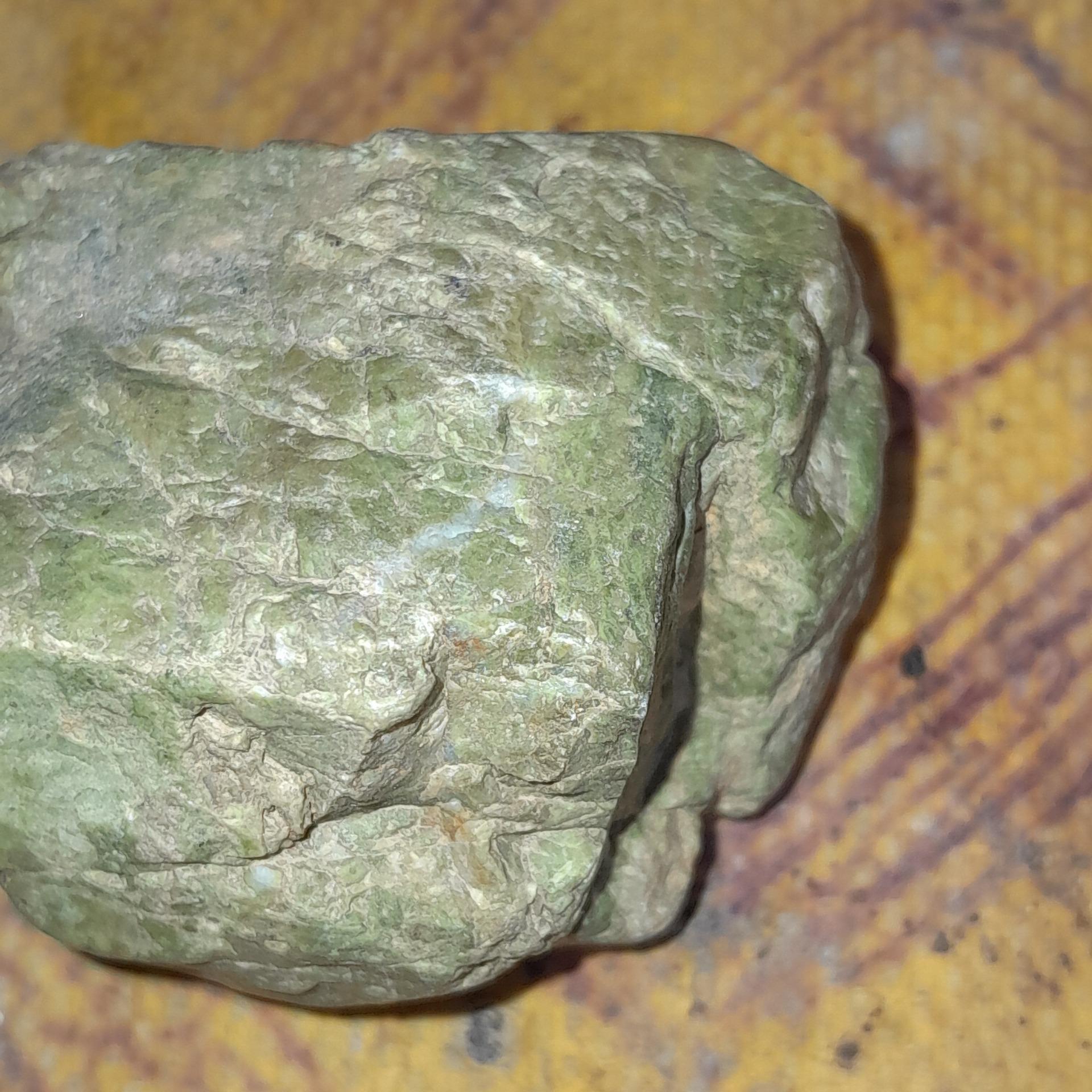 سنگ قیمتی سبز