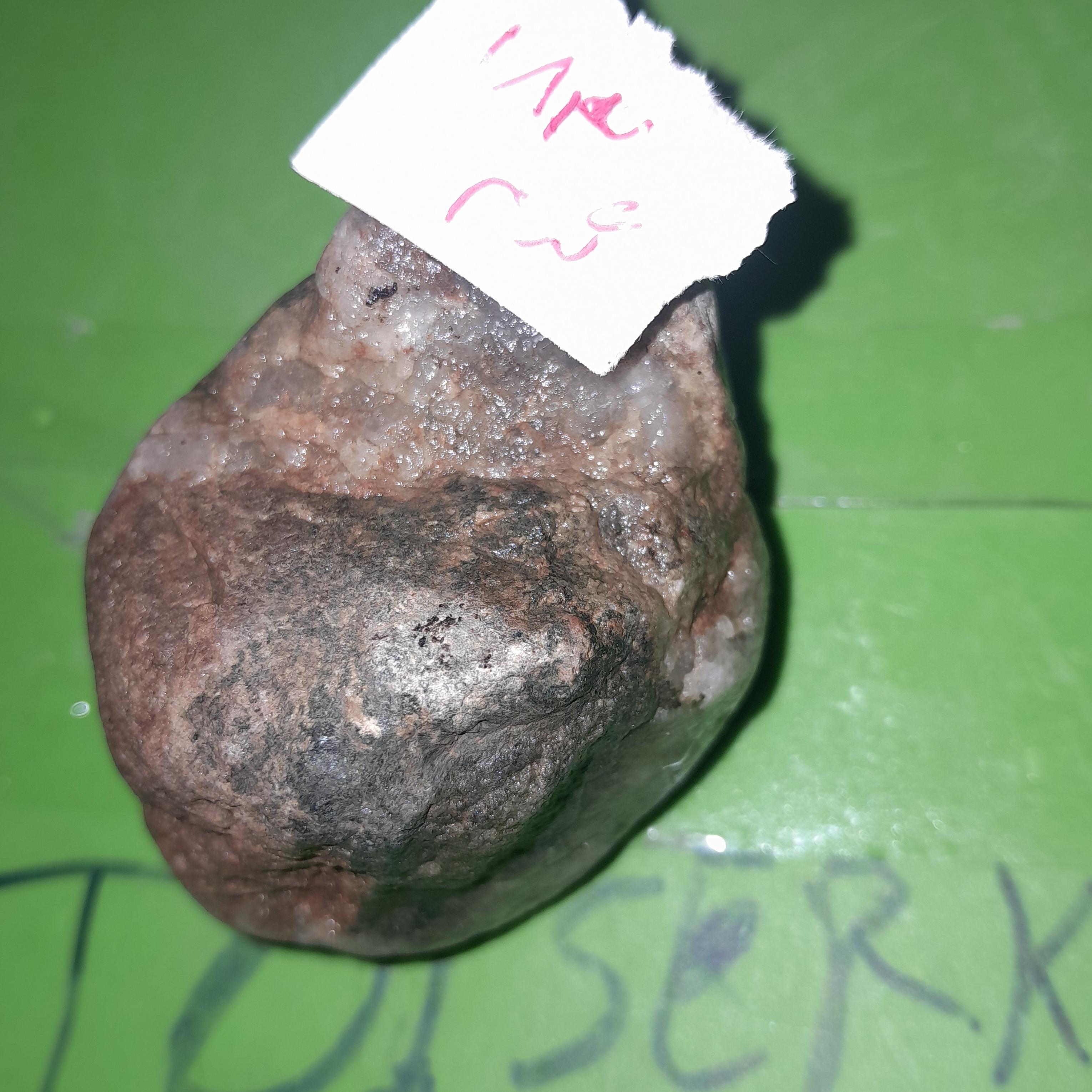 قطعه سنگ راف زمردسبزرنگ