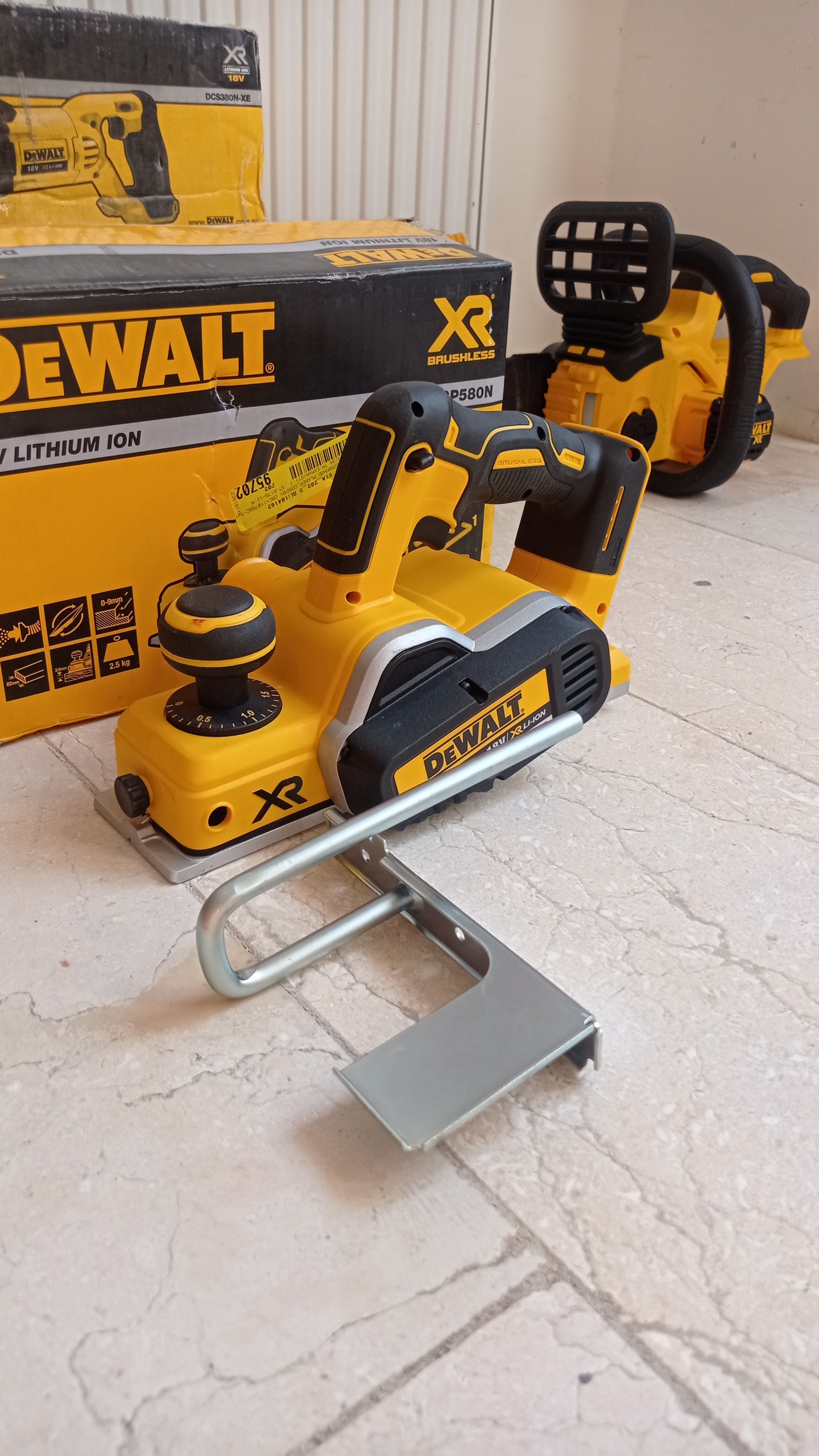 رنده نجاری شارژی 18 ولت دیوالت براشلس dcp580