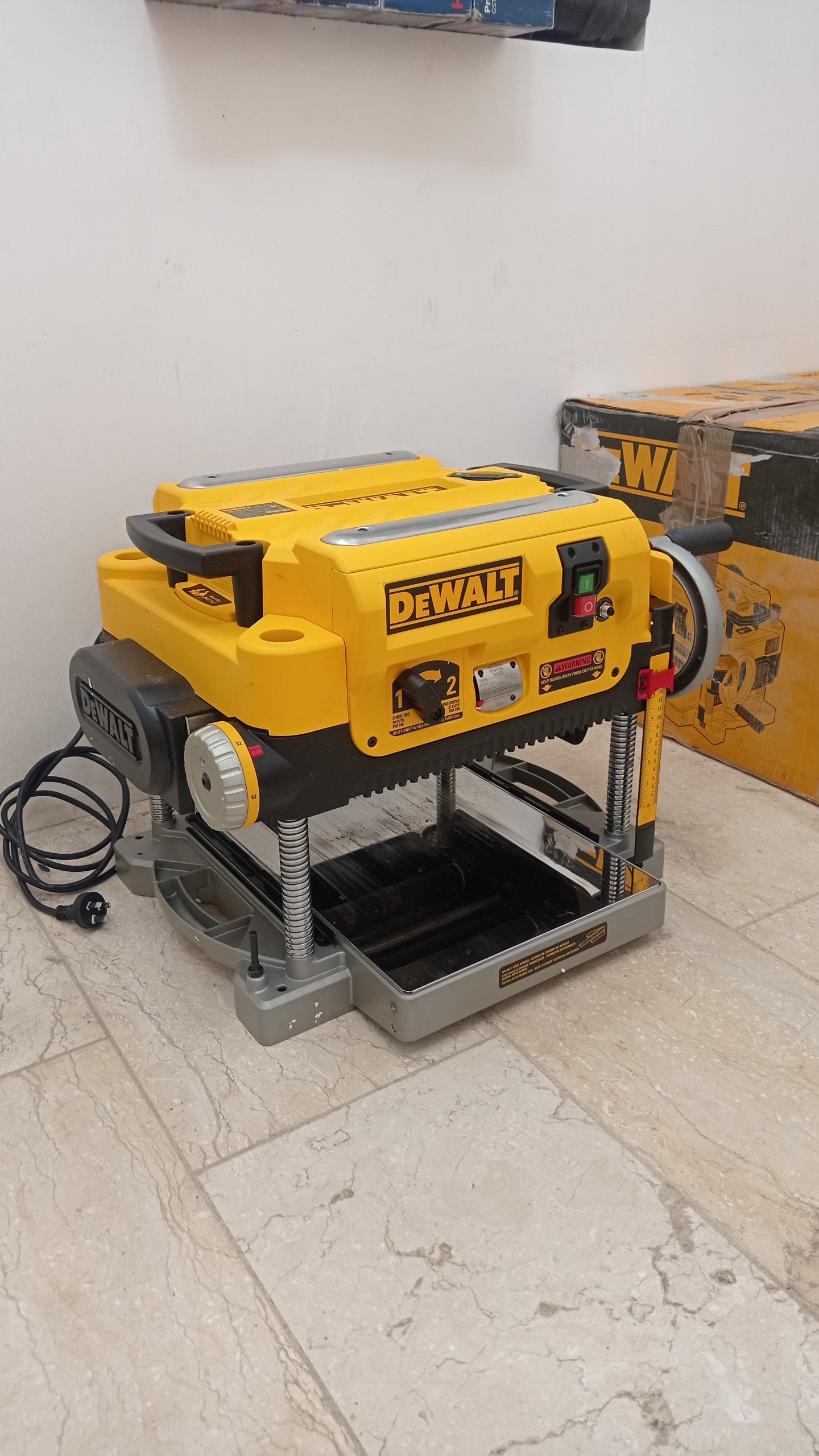 گندگی نجاری دیوالت Dw735 توپی 3 تیغه 2 سرعته