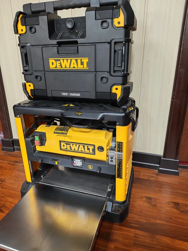 گندگی نجاری دیوالت Dewalt تولید تایوان