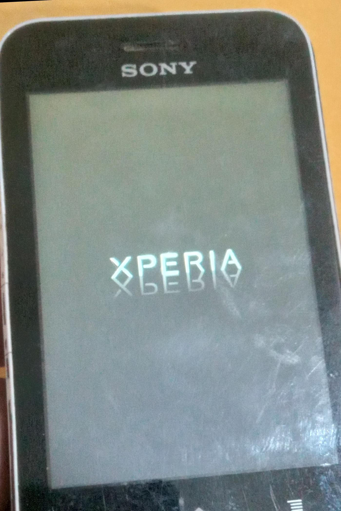 ال سی دی سونی اکپریا با برد قابش