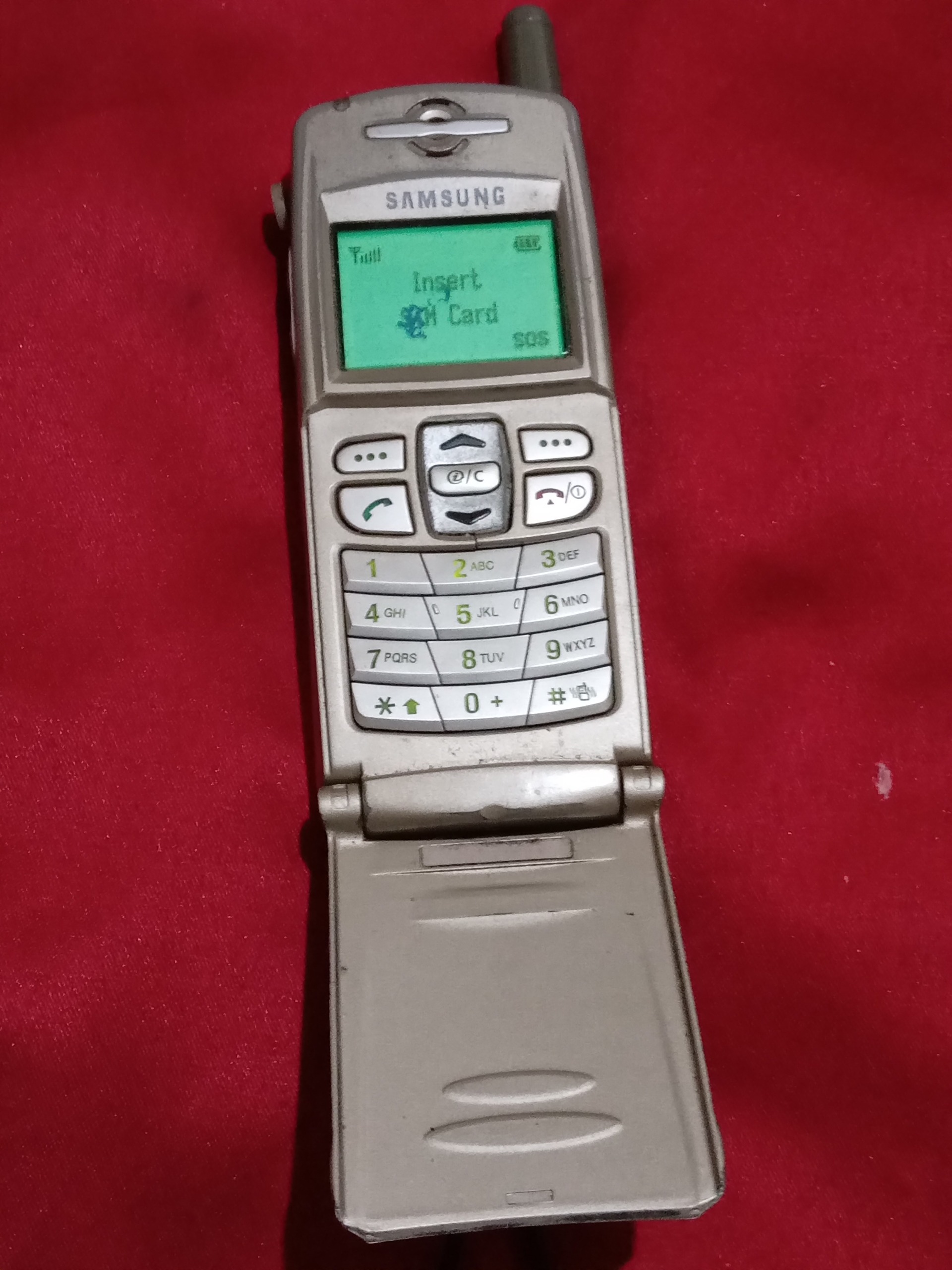 گوشی سامسونگ قدیمی توضیحات داره