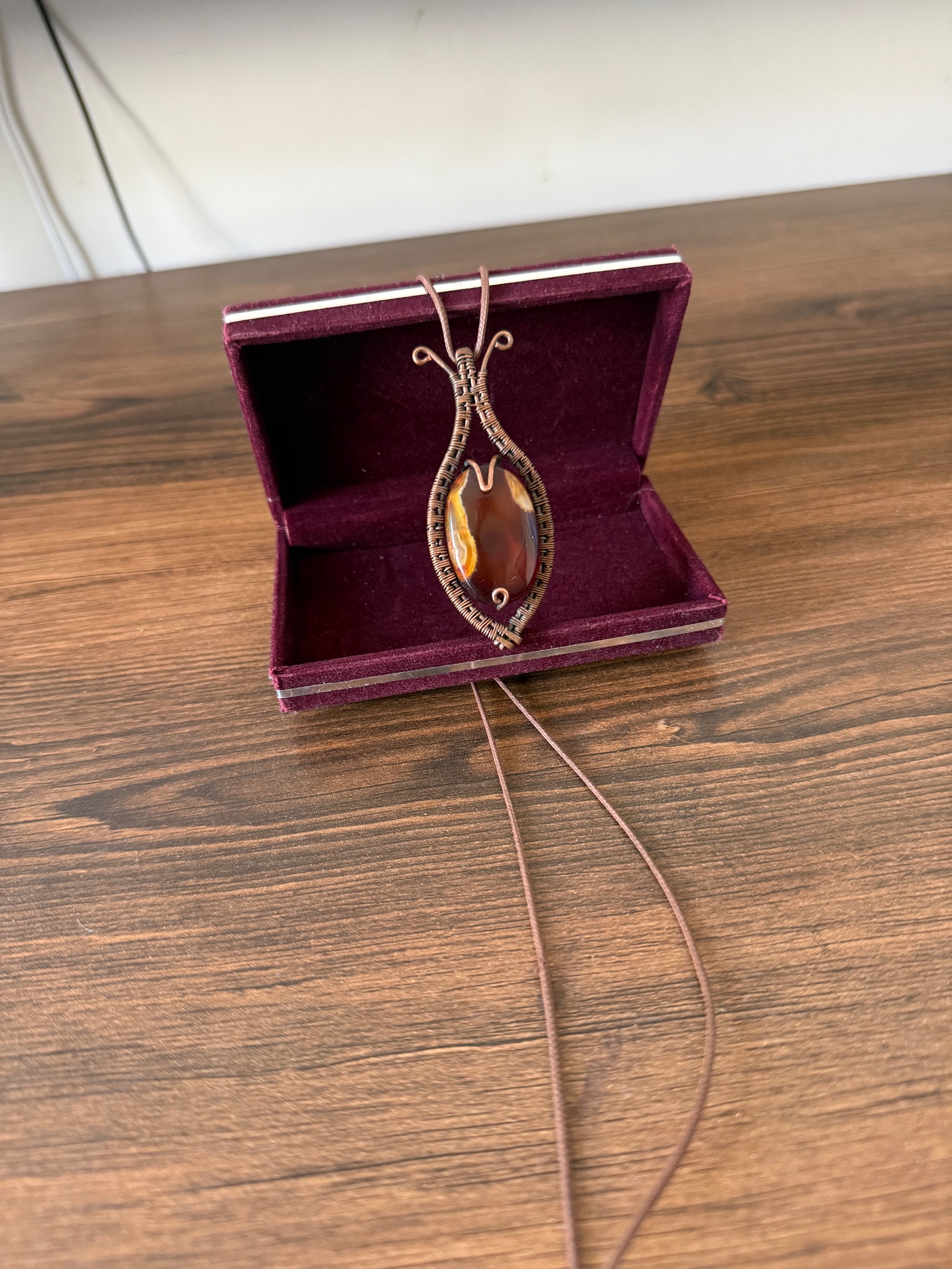 گرنبند سنگ عقیق پلاک دست ساز مسی