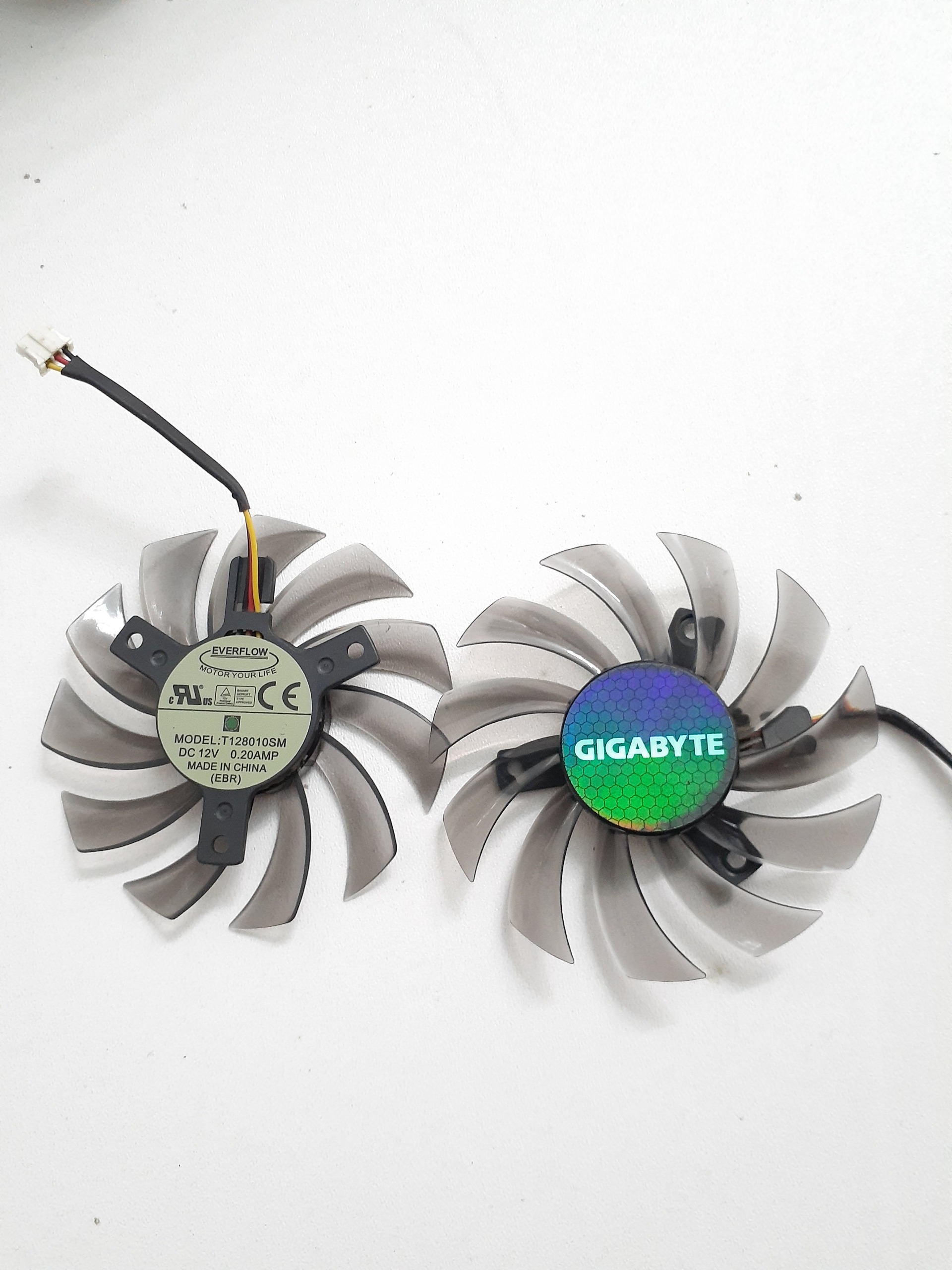 2عدد فن کارت گرافیک پرقدرت مارکGIGABYTE