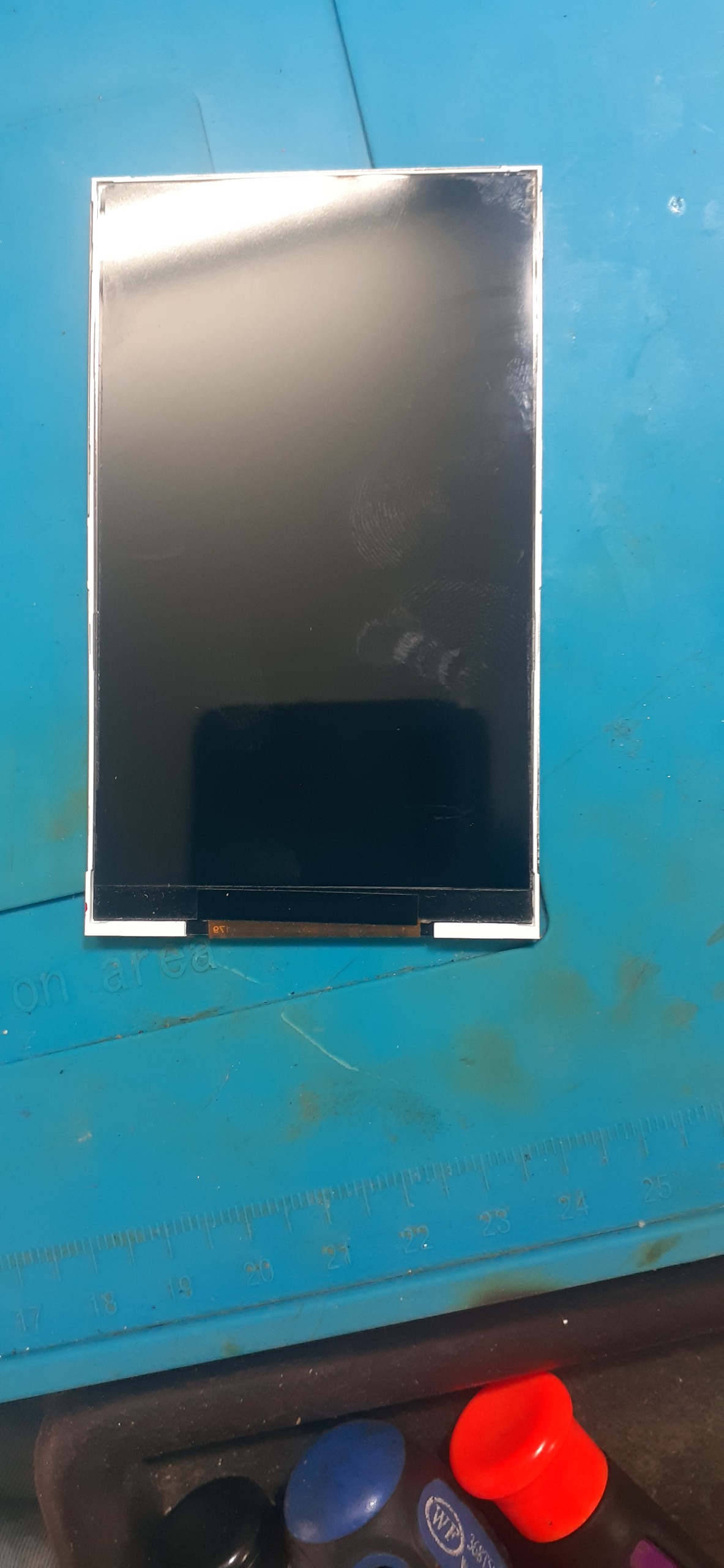 Lcd.گوشی مدلGLX-X2روی گوشی باز شده