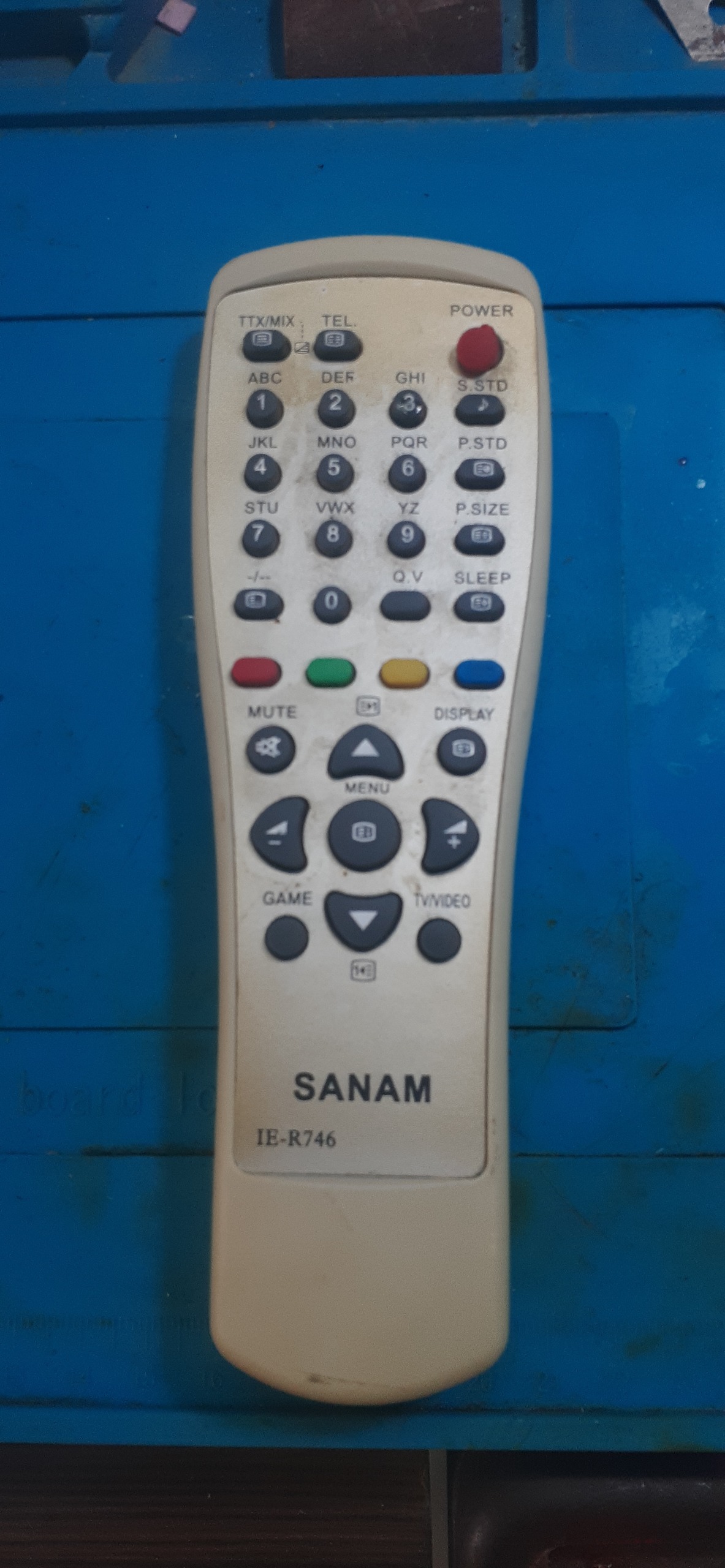 ریموت کنترل دستگاه تلویزیون صنام.IE.R746