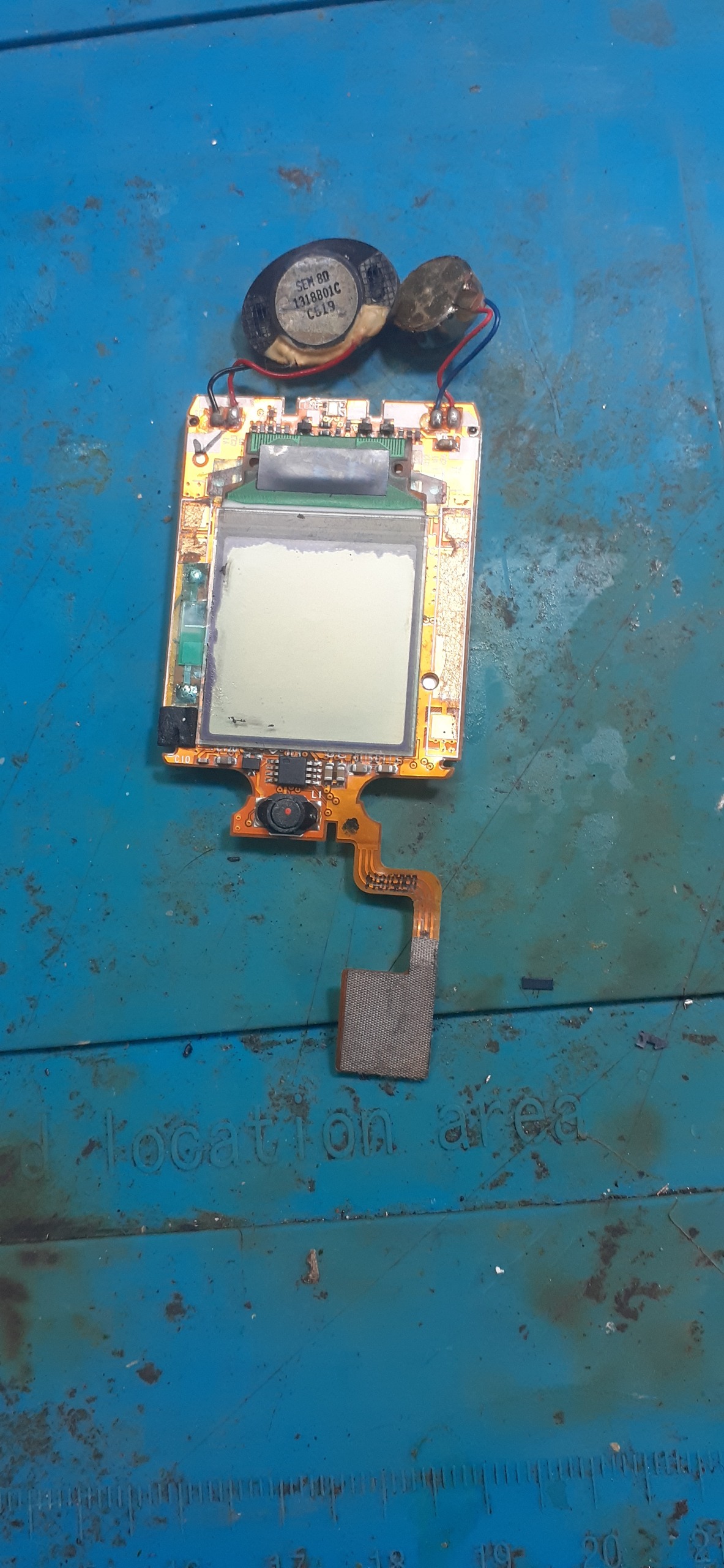 ال سی دی گوشی تاشوA800قدیمی