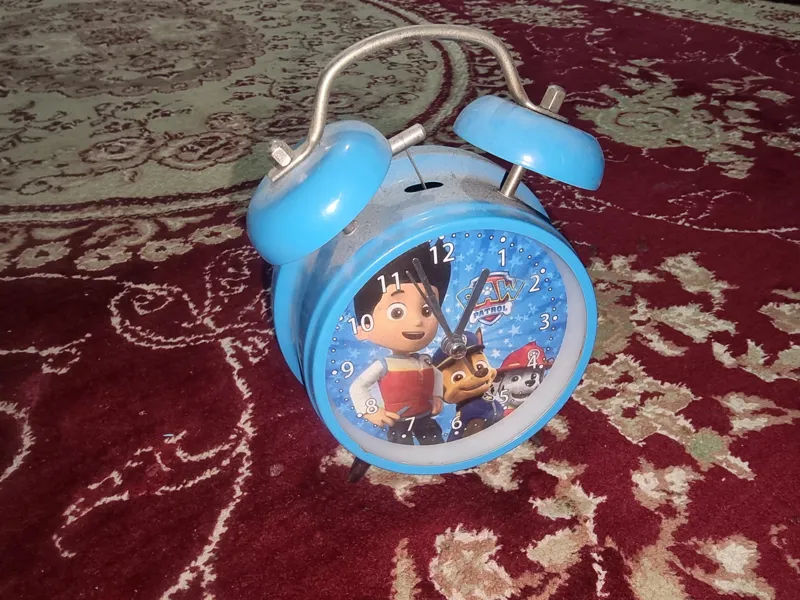 ساعت زنگدار طرح سگ های نگهبان
