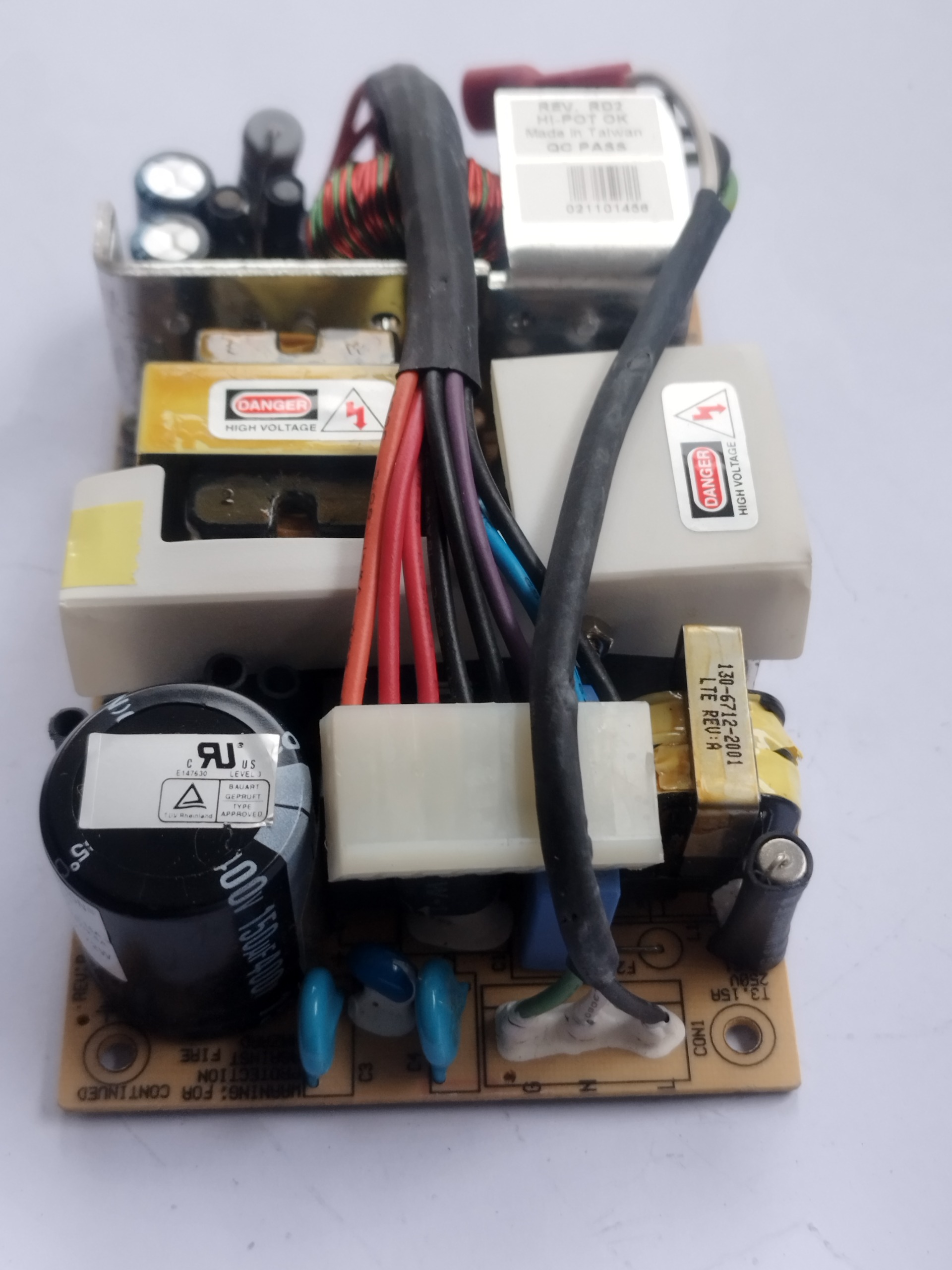 ماژول سوییچینگ 3.3V/1.5A ,24V/2.5A ,7V/1A