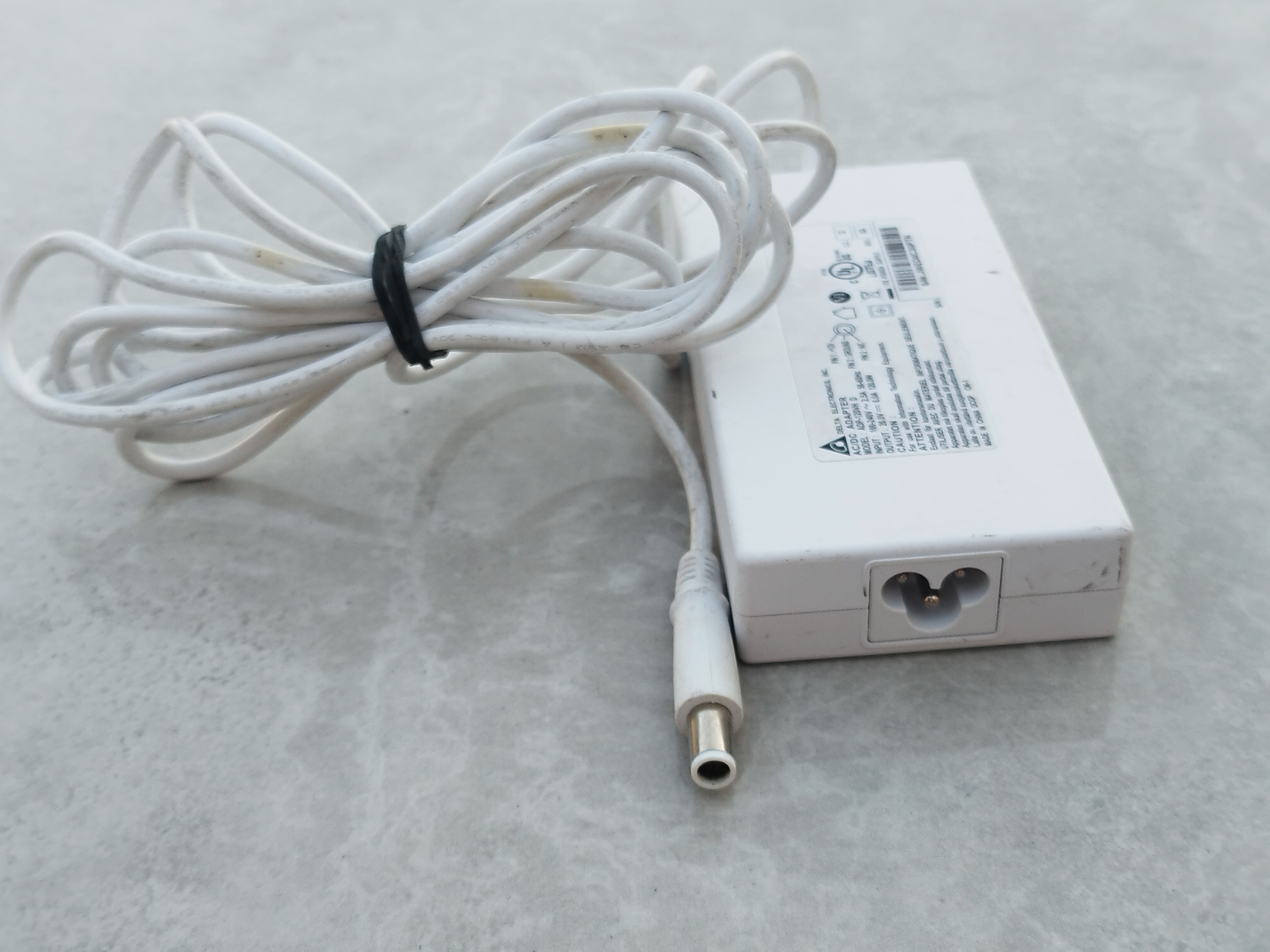 آداپتور 20 ولت 6 آمپر delta