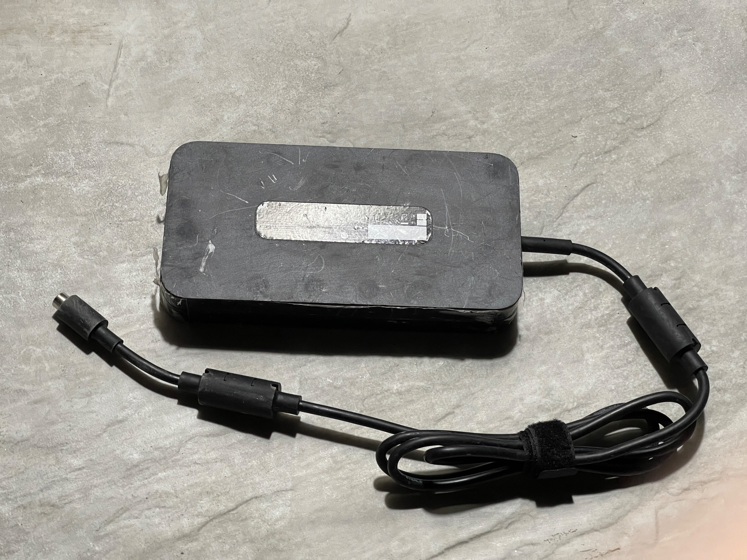 آداپتور و شارژر 2 خروجی 19 ولت و 54 ولت دلتا delta