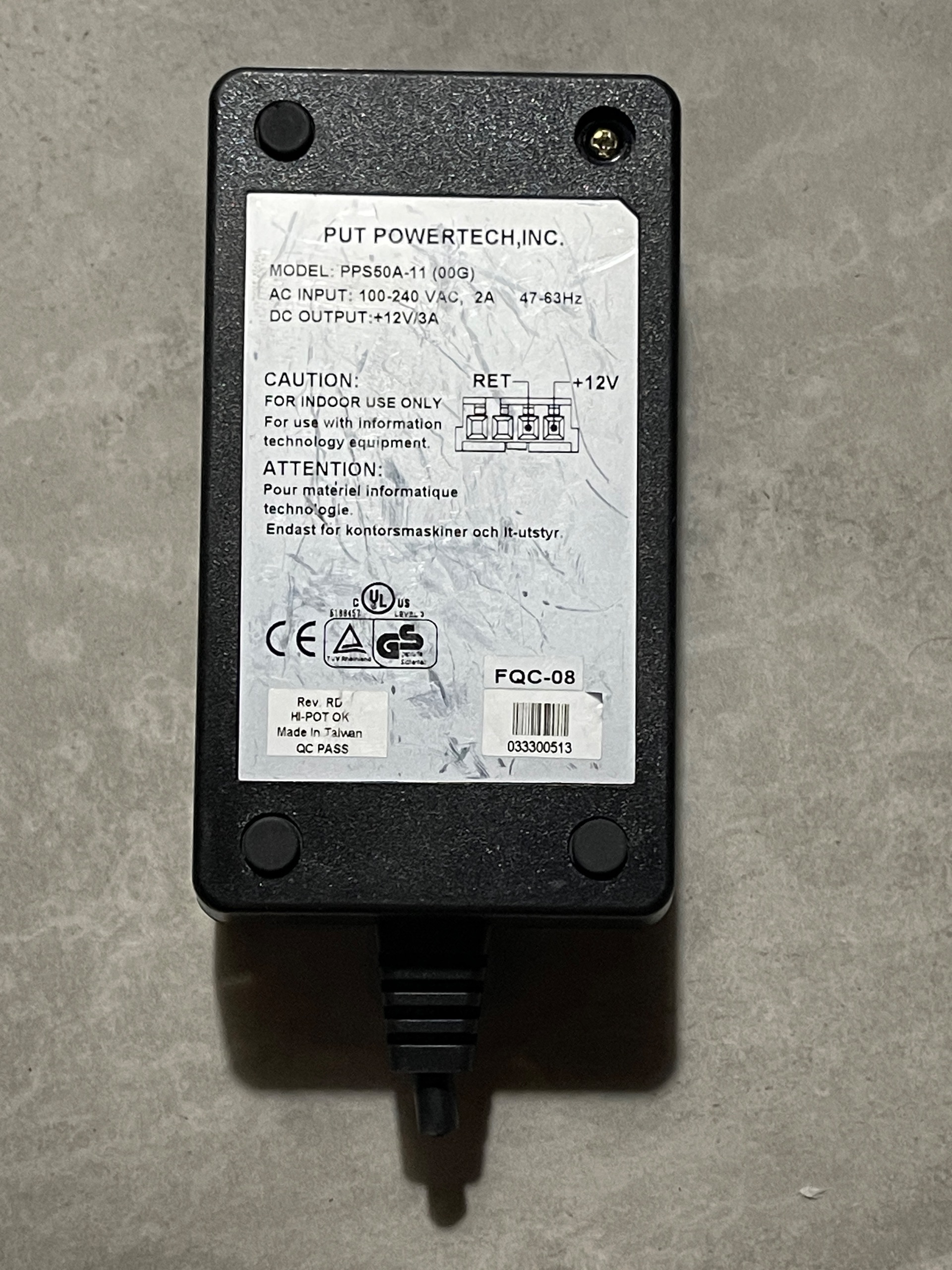 آداپتور تایوانی 12 ولت 3 امپر سایز بزرگ