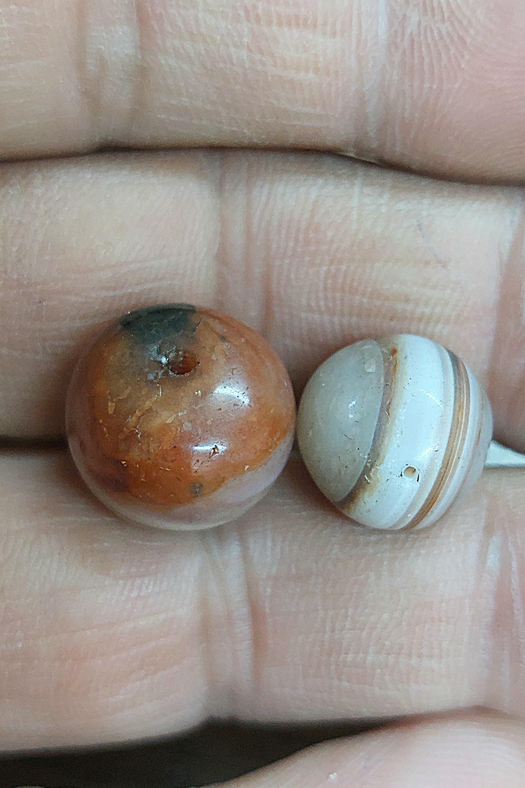 مهره سه پوست قدیمی دو عدد