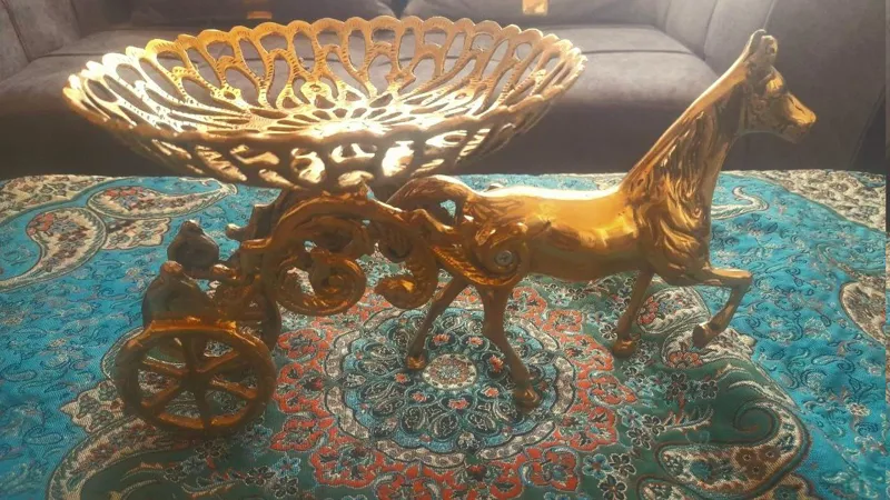 مجسمه برنز کالسکه و اسب بسیار زیبا