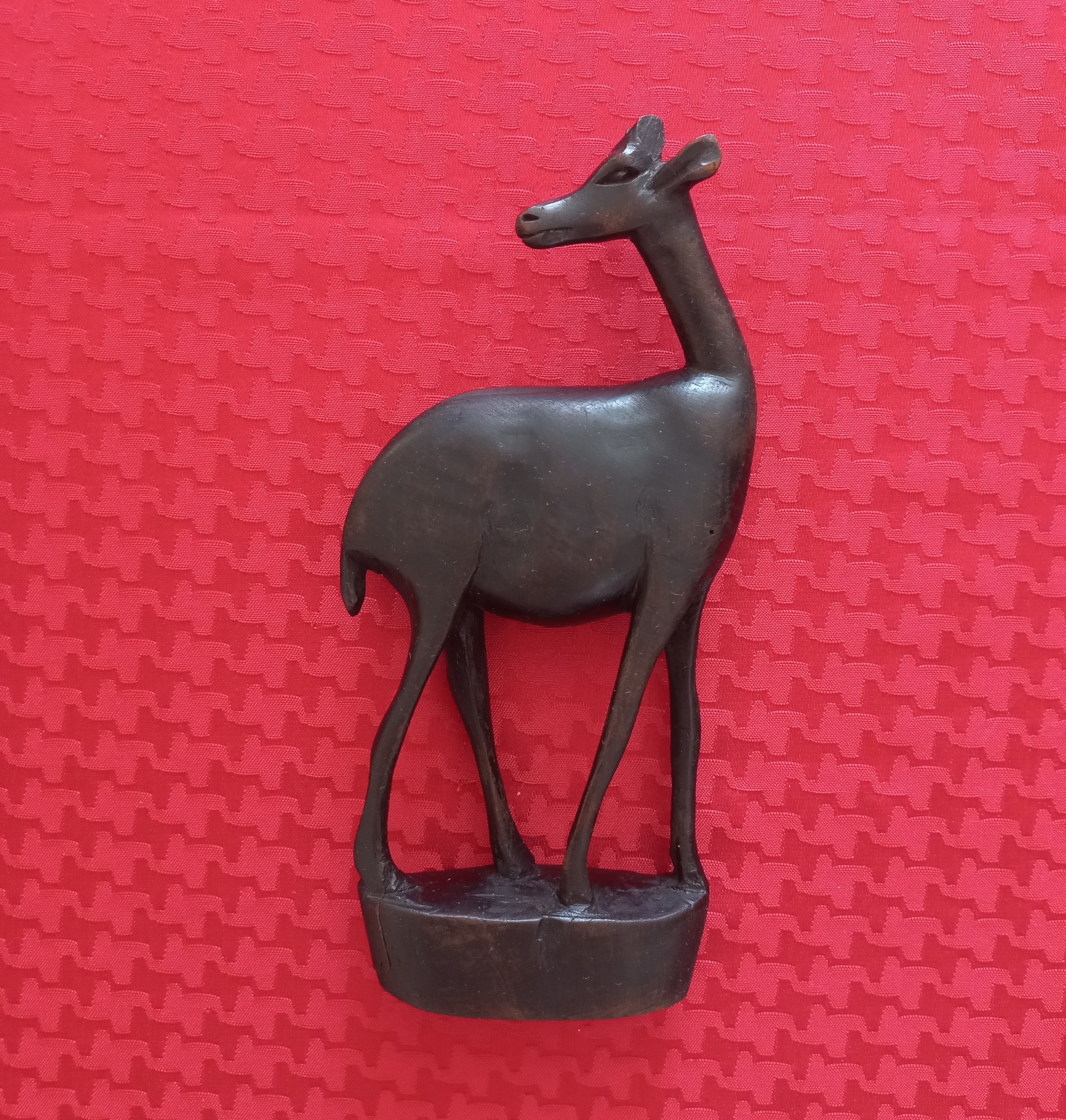مجسمه چوبی قدیمی