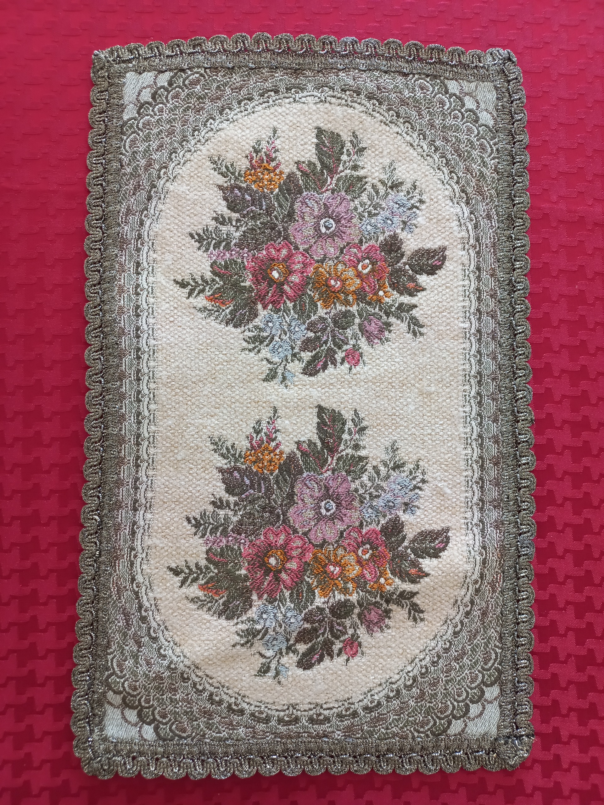 رومیزی خارجی قدیمی