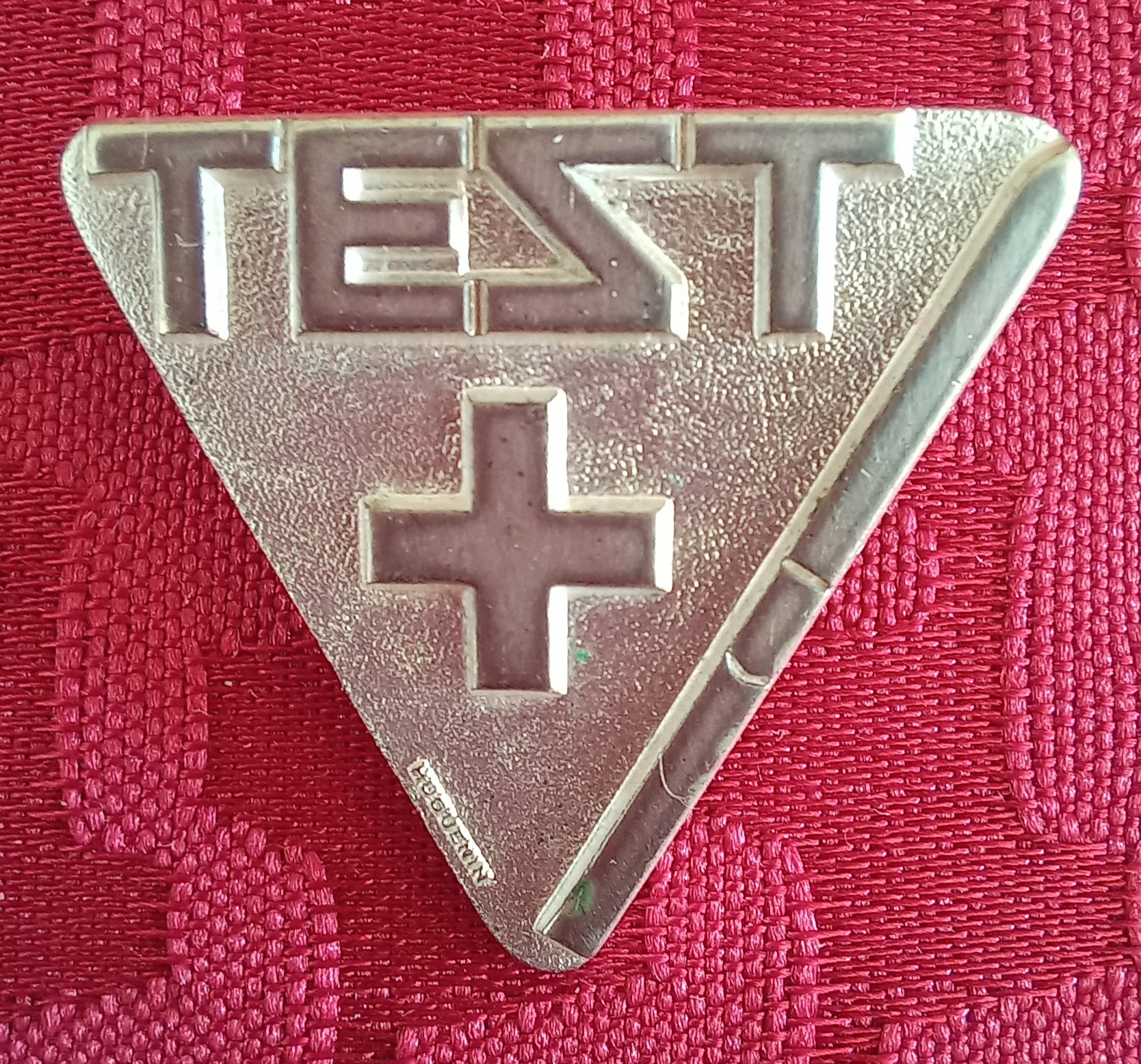 سنجاق سینه اسکی سوئیس