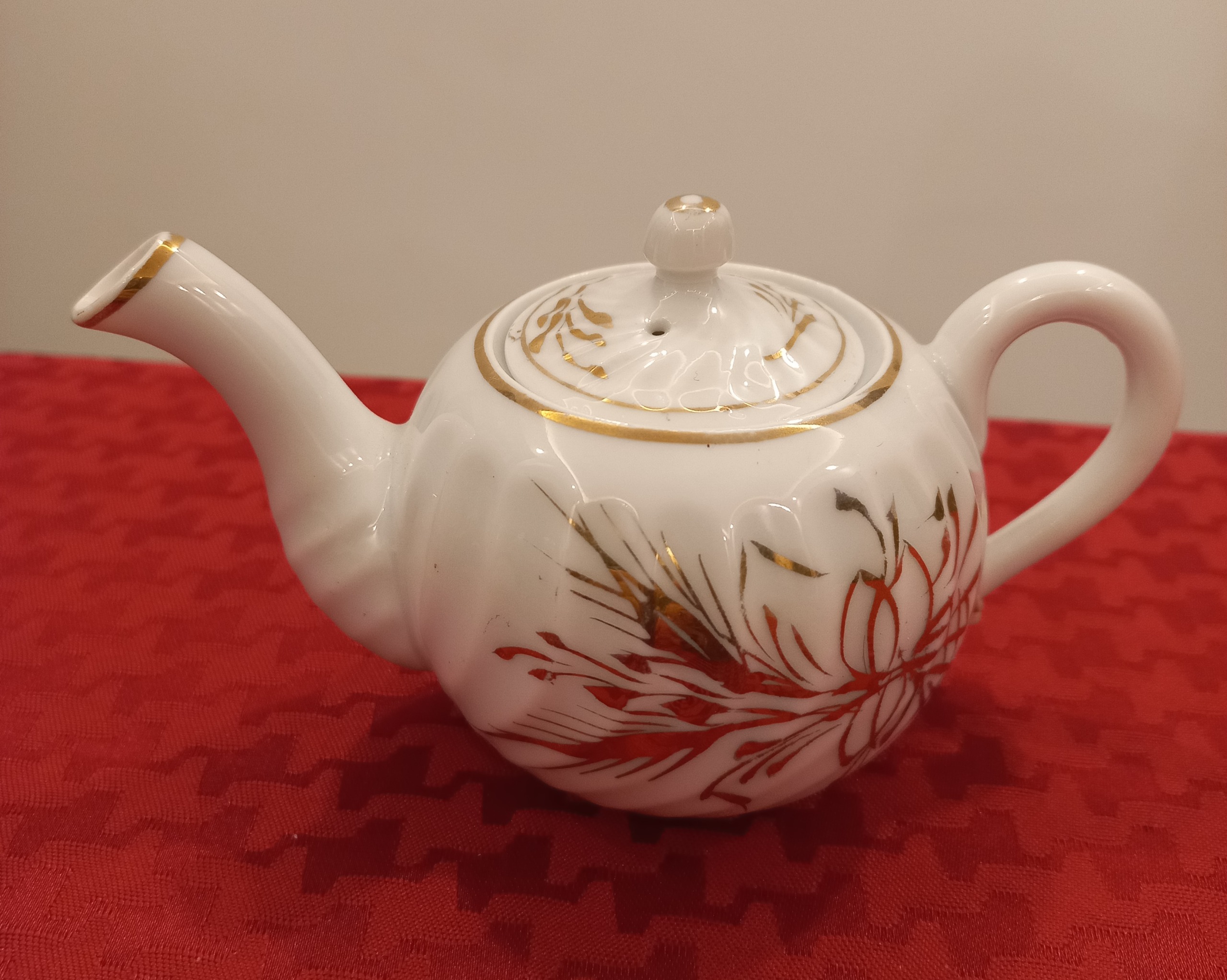 قوری روسی آنتیک دارای مهر