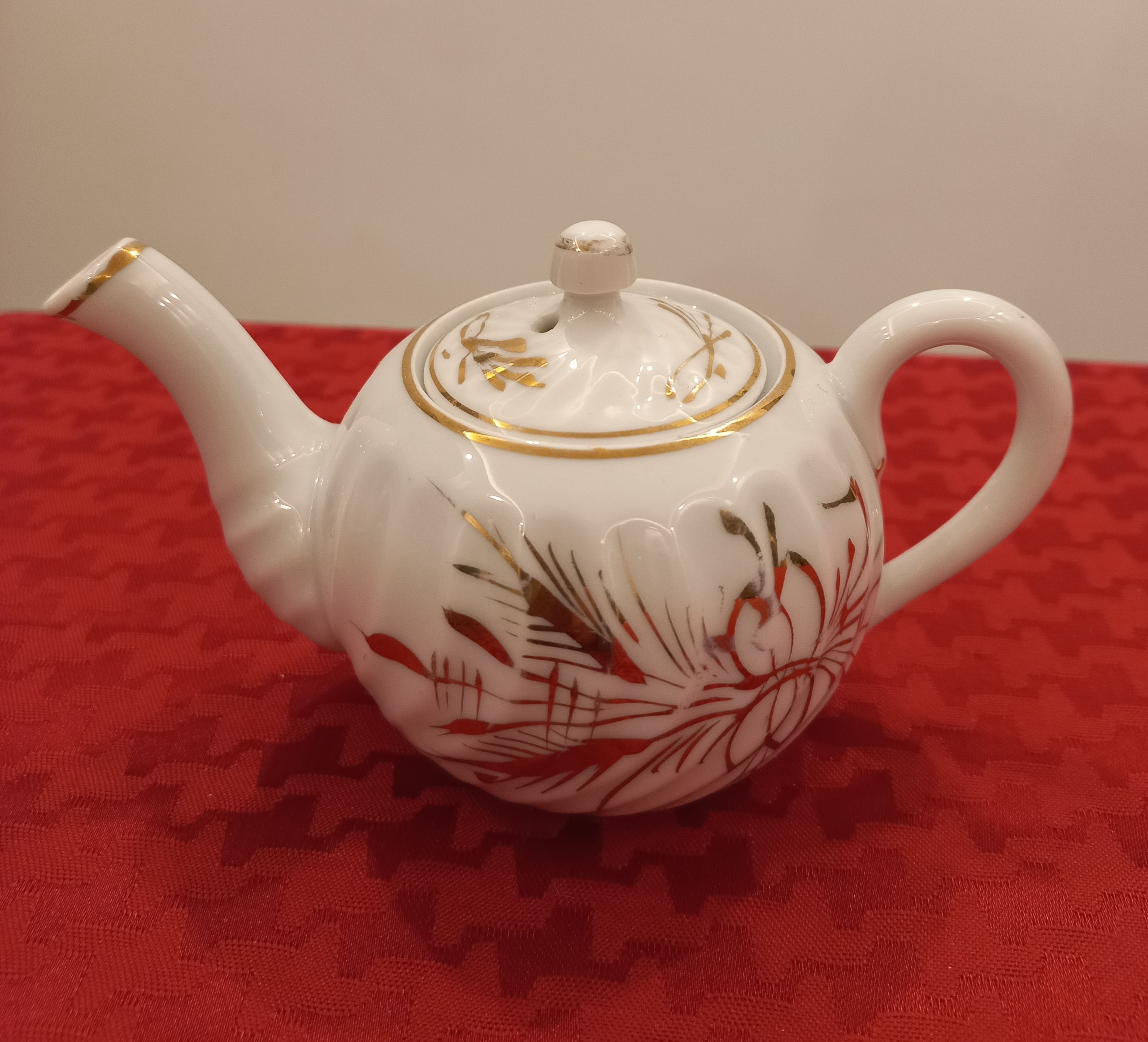 قوری قدیمی آنتیک