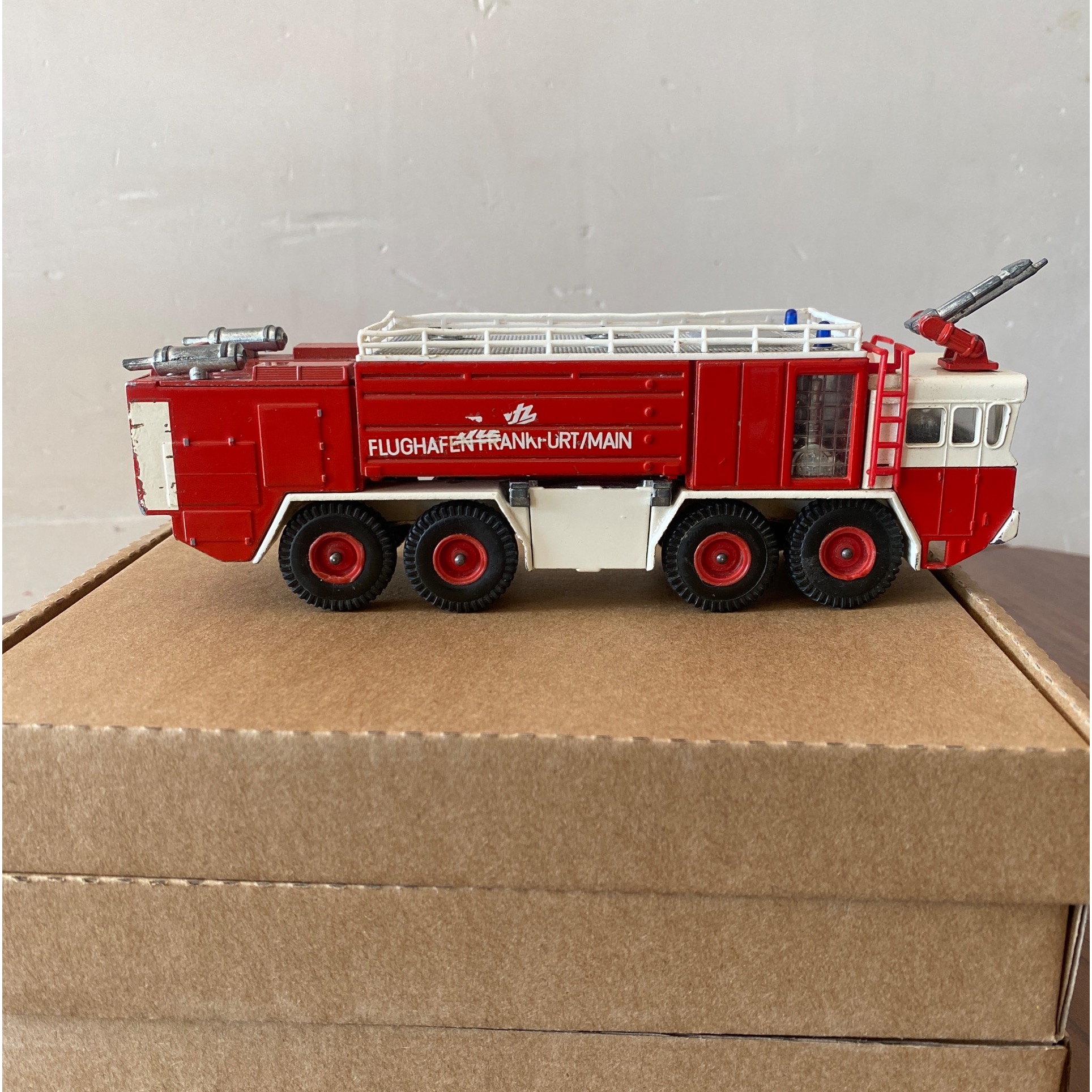 ماشین اتش نشانی ساخت المان تمام فلز