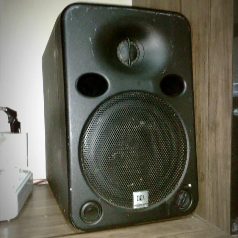 اسپیکر مانیتورینگ JBL