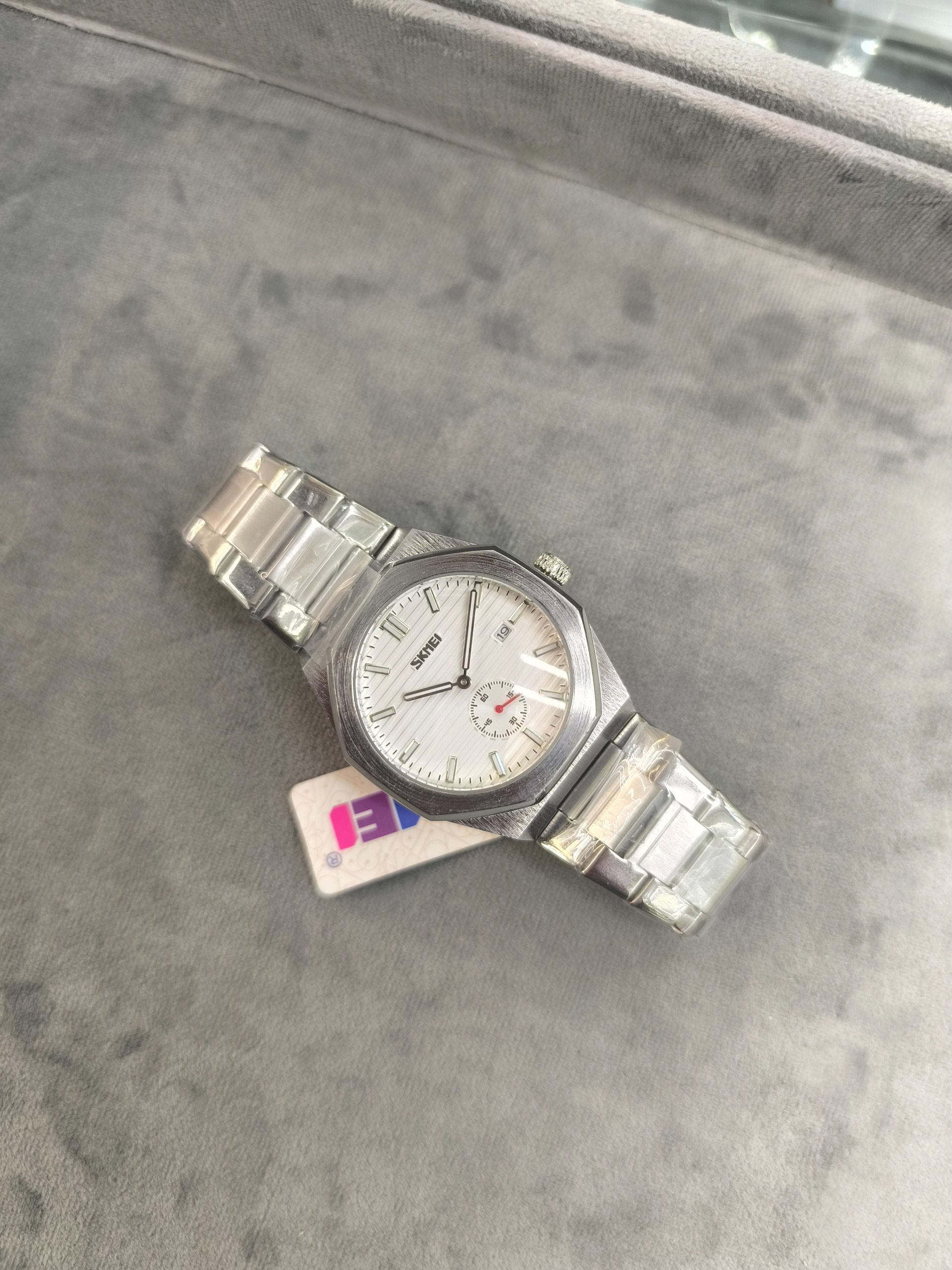 ساعت زیر ثانیه اسکمی