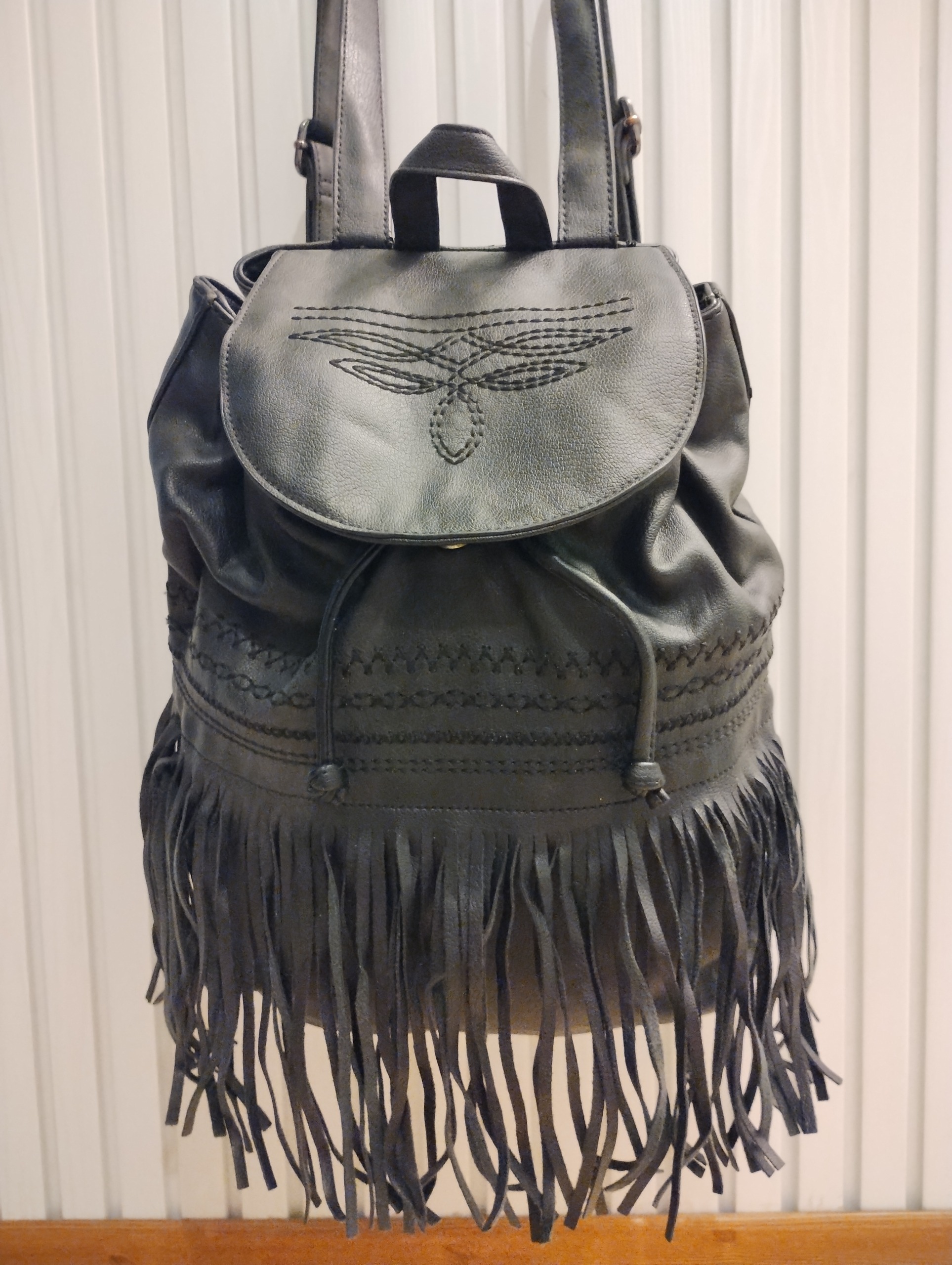 کوله پشتی اورجینال مانگو Mango مدل ریشدار خاص