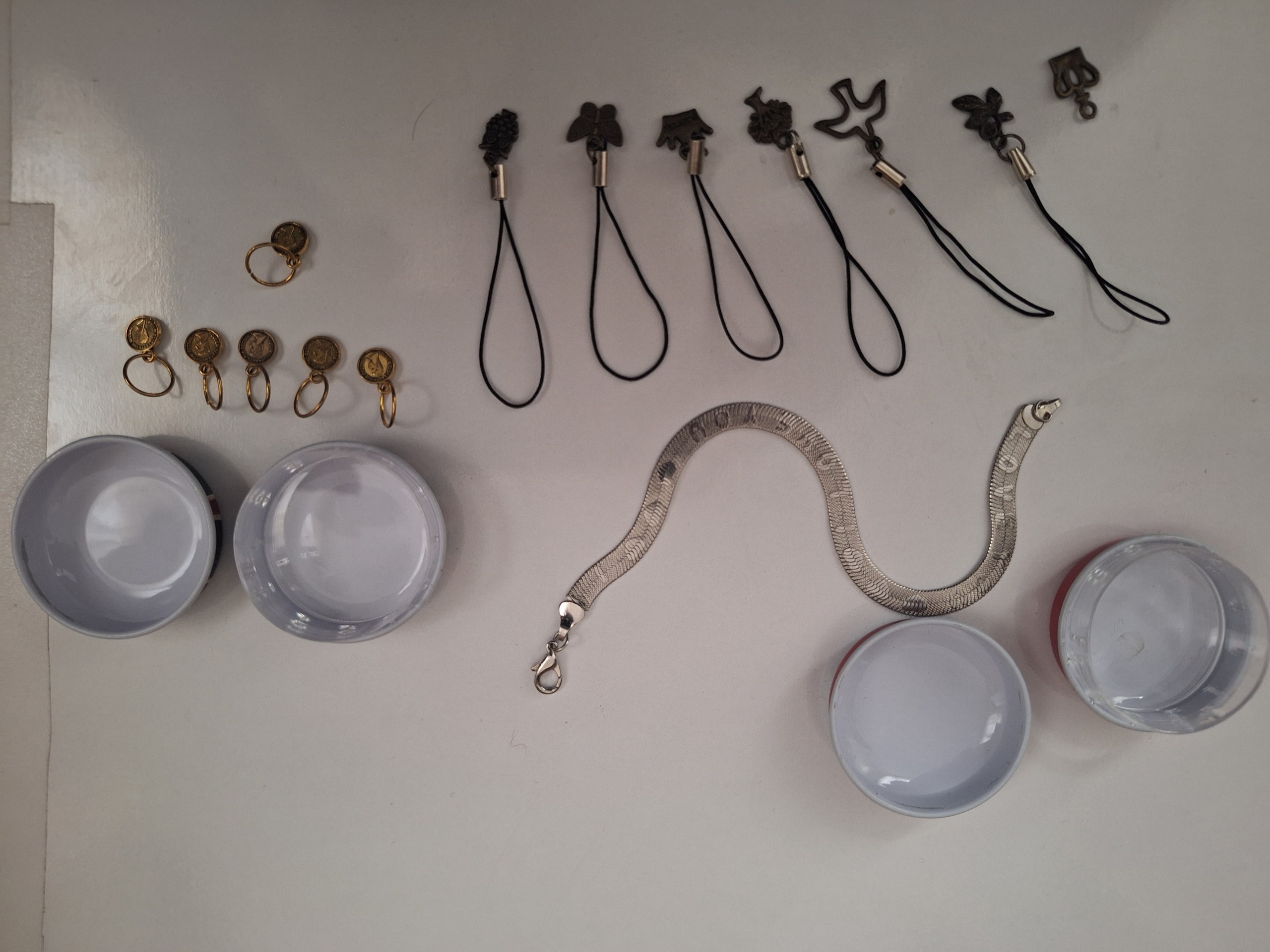 اکسسوری . دستبند . آویز