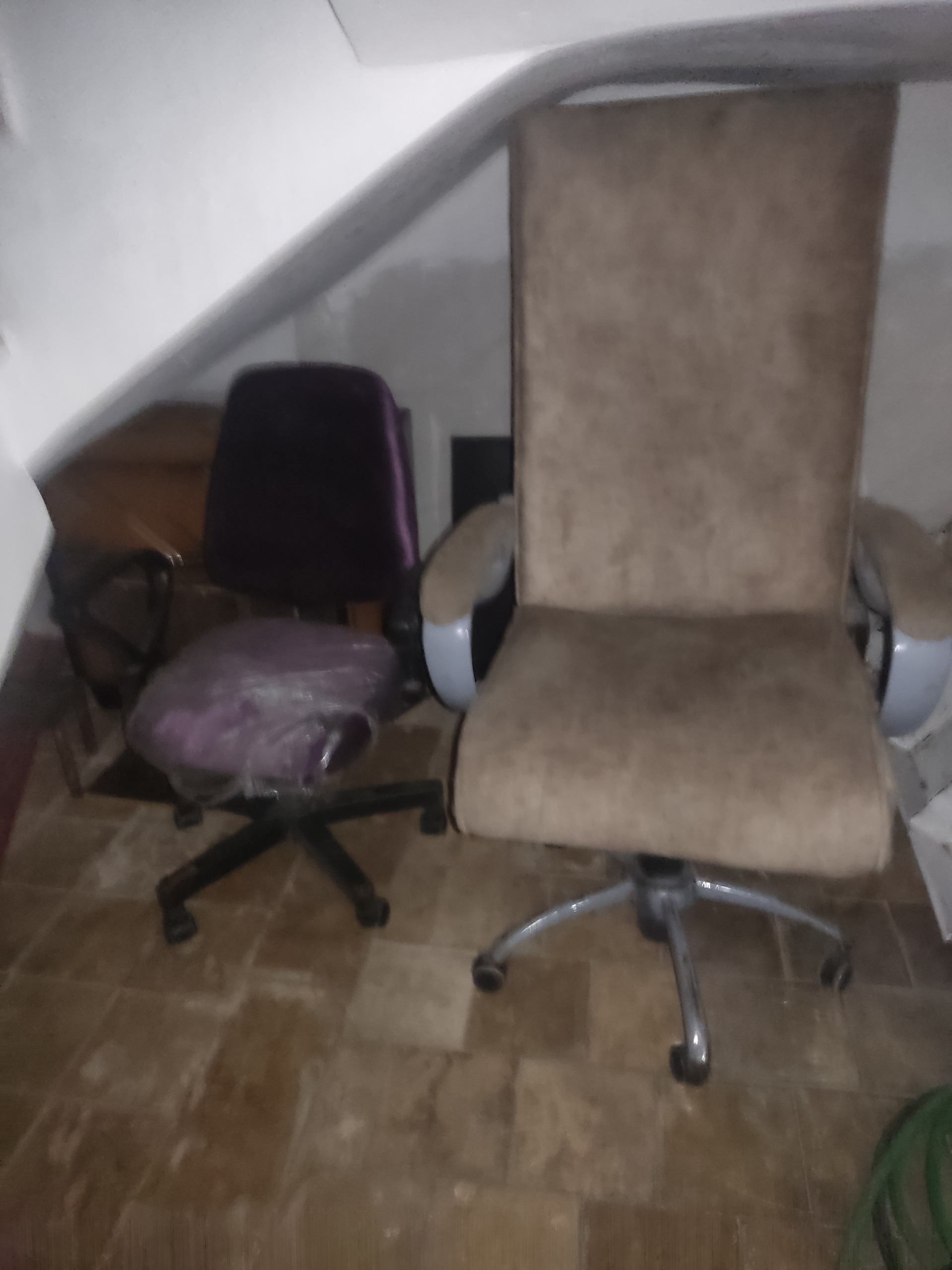2عددصندلی چرخدار اداری