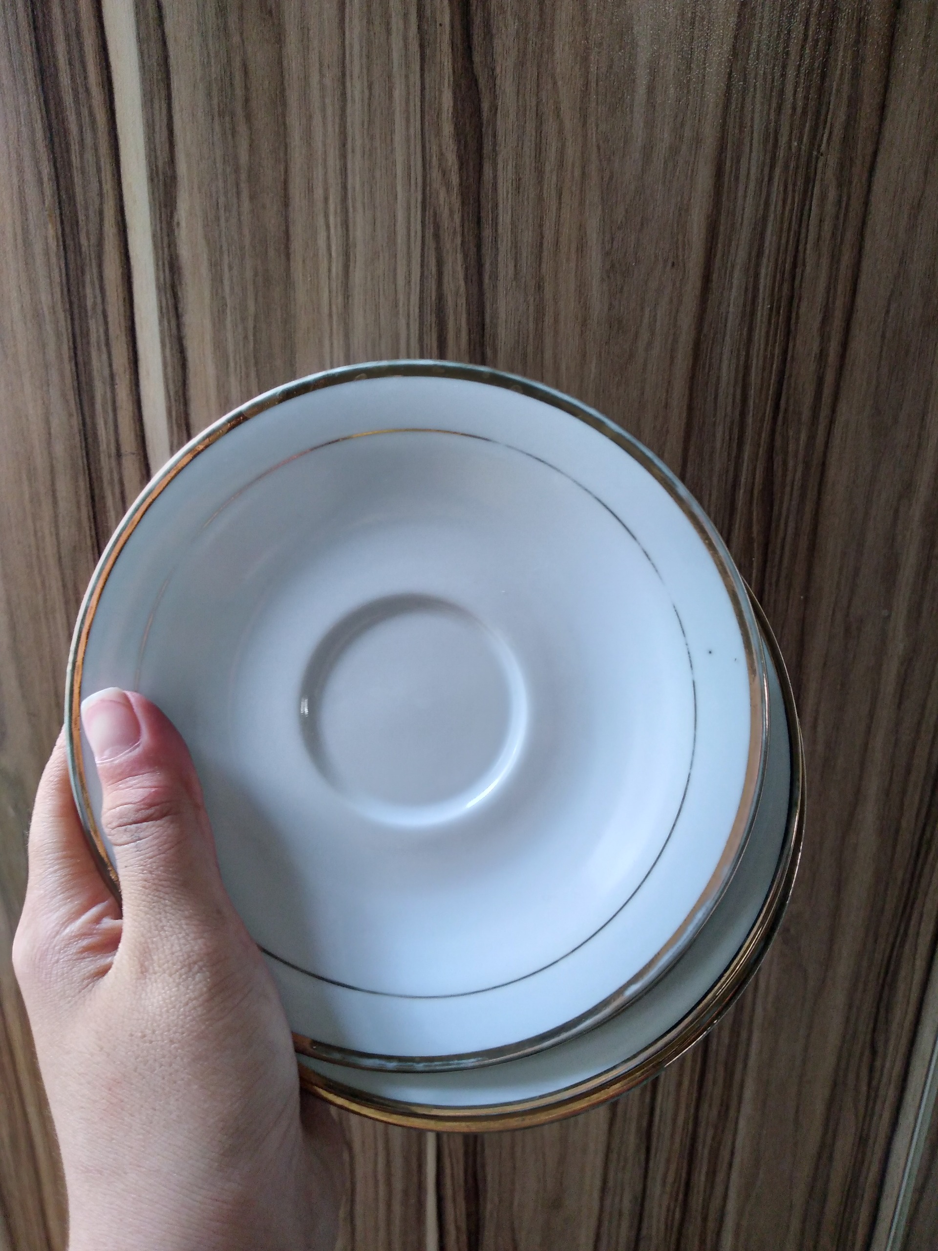 نعلبکی چینی دو طلایی 4عدد باهم