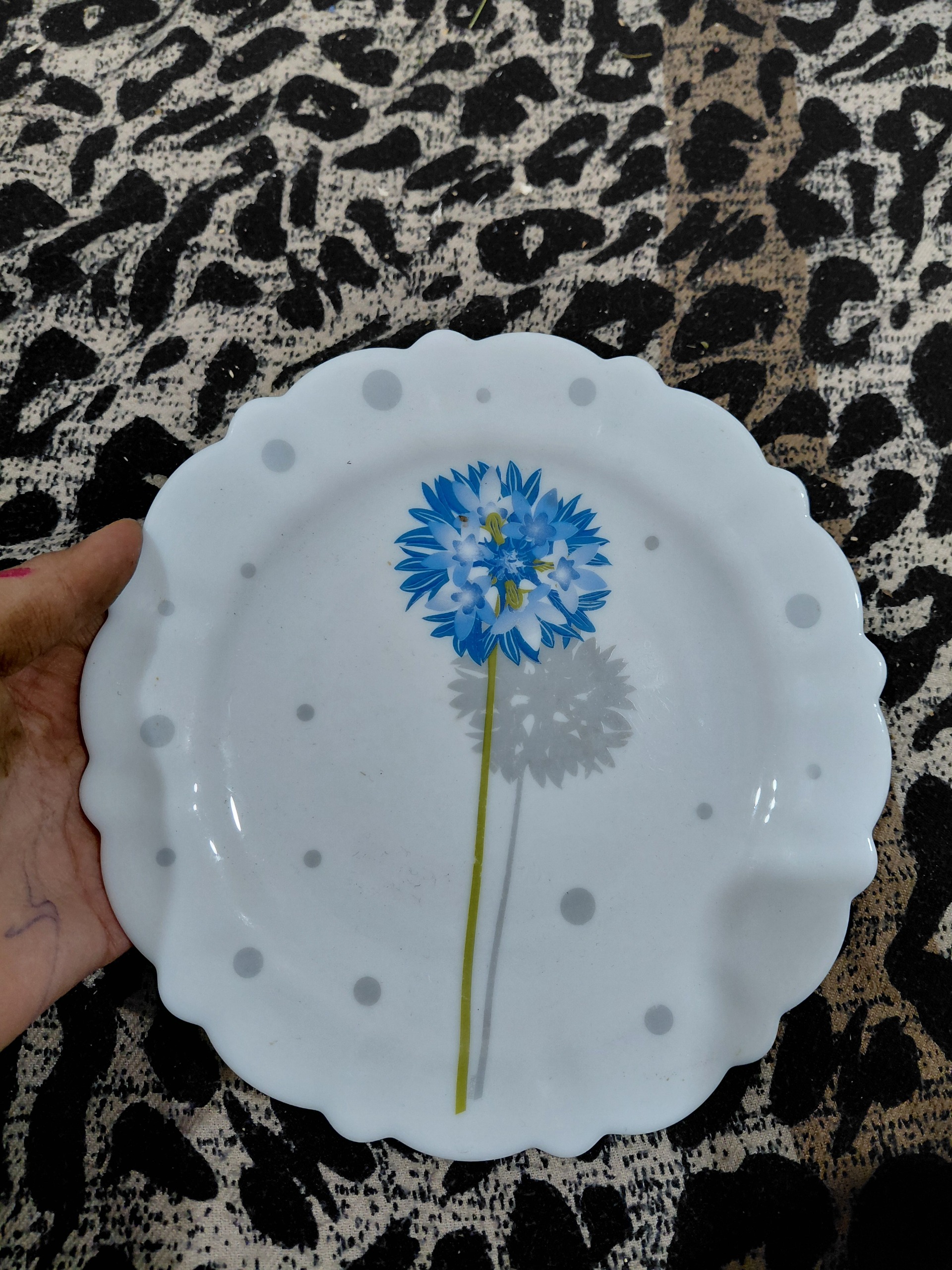پیش دستس یا دیوار کوب خارجی