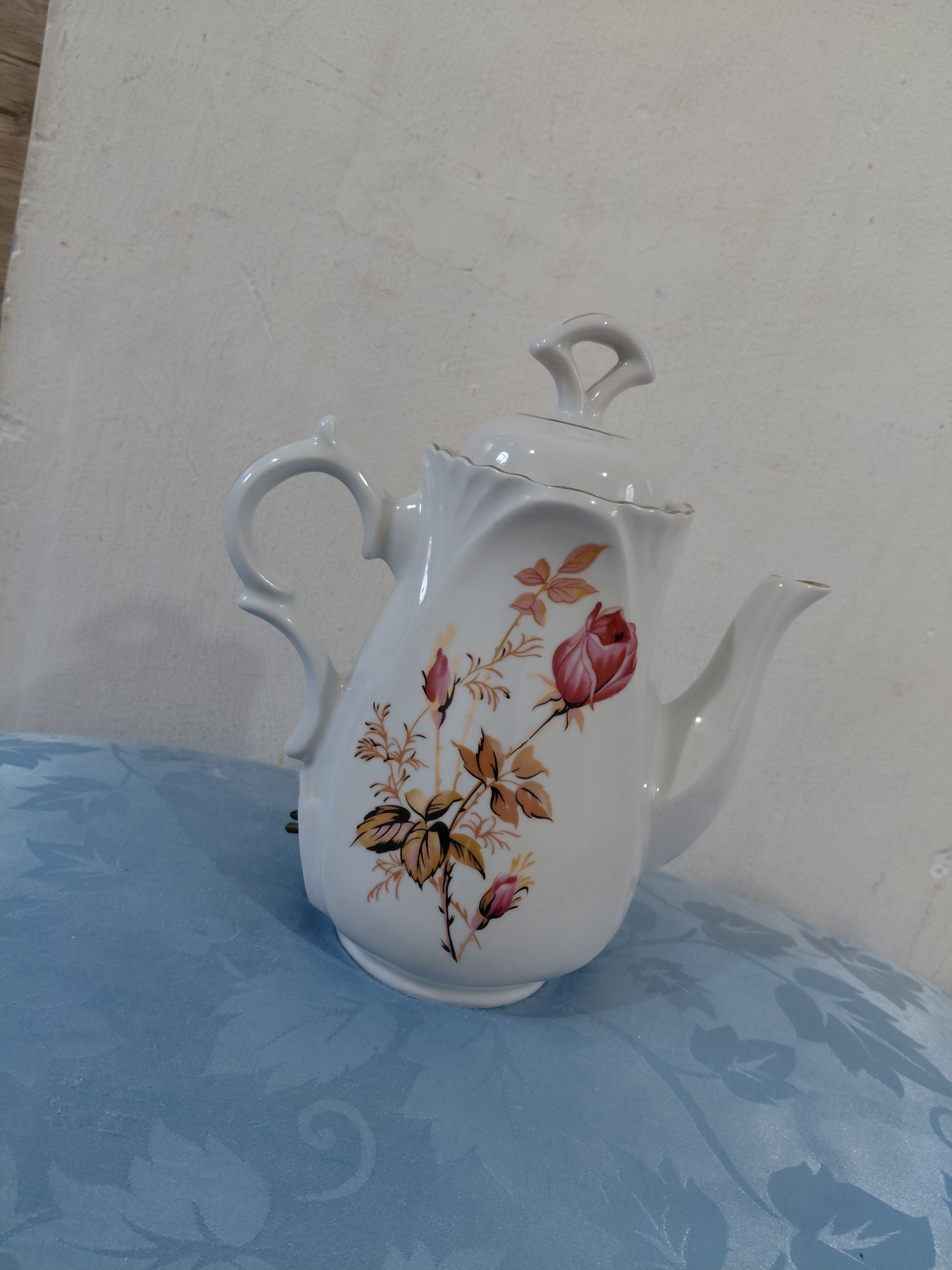 کتری چینی برقی گلدار نوستالژی چینی هیس