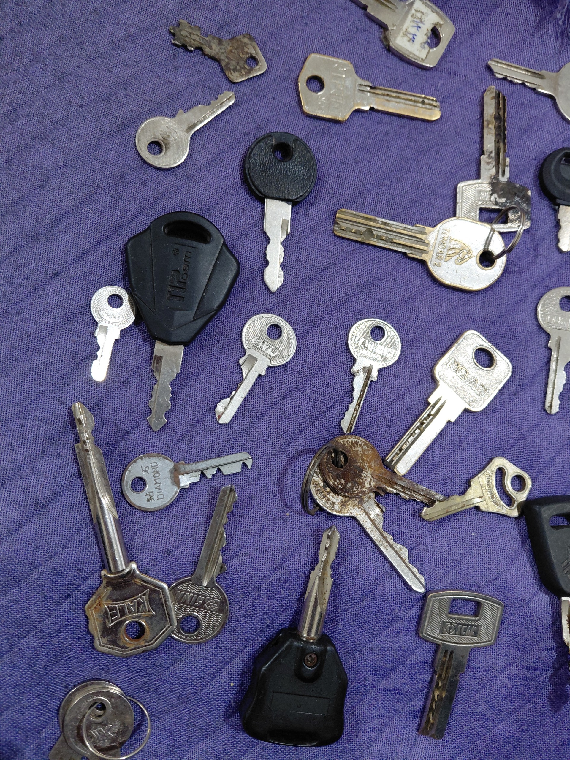 تعدادی کلید قدیمی و جدید