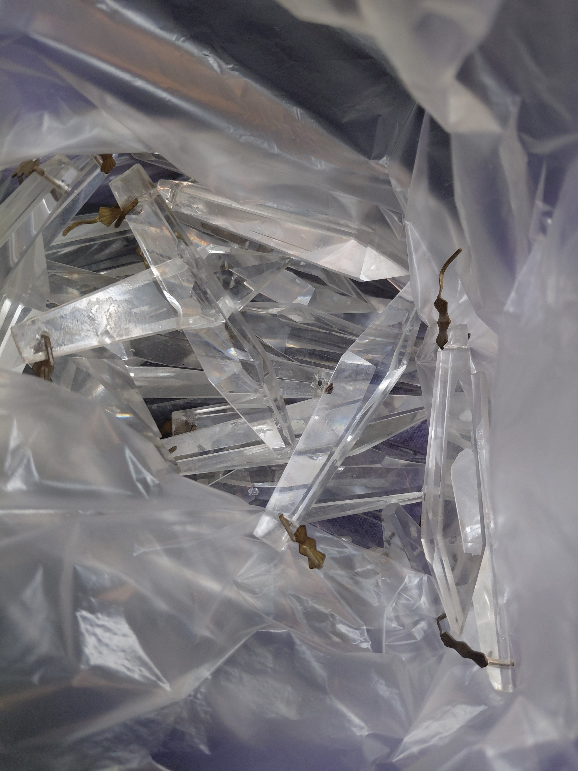 شیشه لوستر لوزی شکل