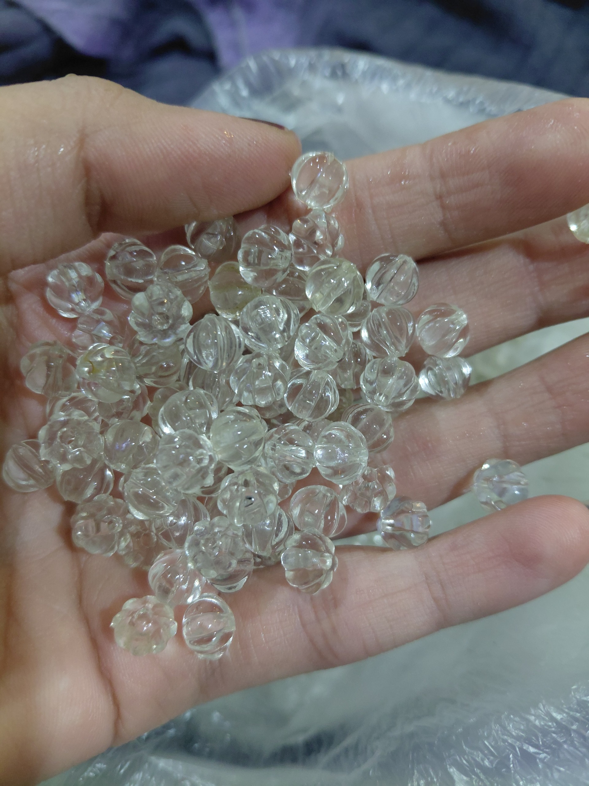 گوی های پلاستیکی کریستالی