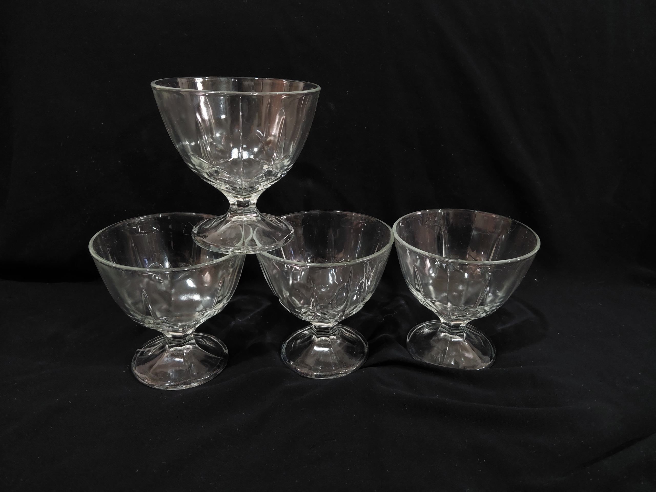 پیاله های پایه دار کریستالی شیک