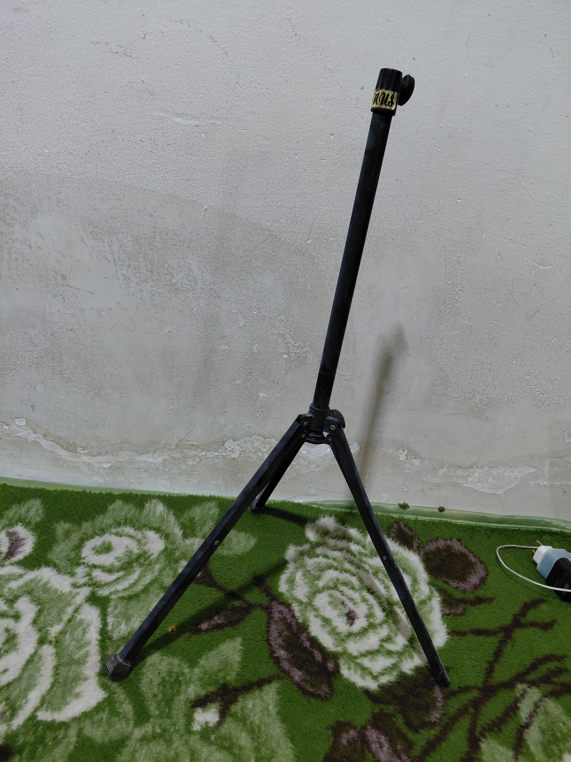 پایه دوربین مطابق عکس