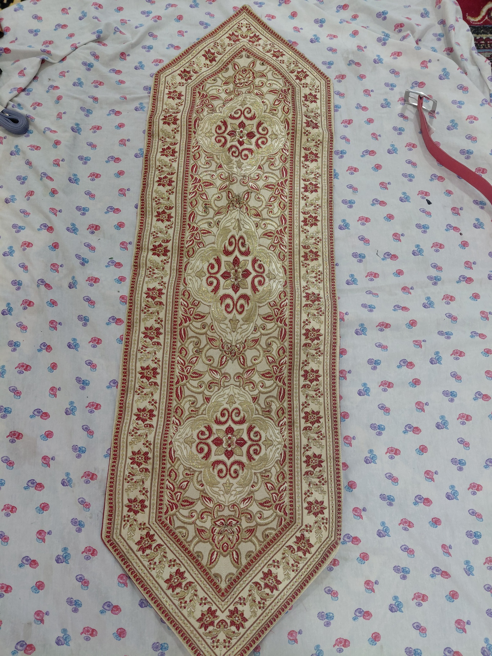 رومیزی قدیمی نوستالژی