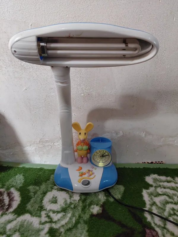 چراغ خواب یا چراغ مطالعه ساعت دار