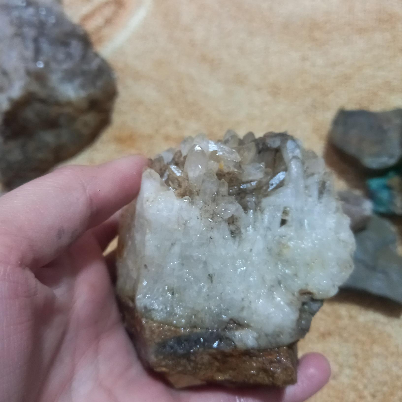 سنگ کلکسیونی خاص ظاهرن کوارتز درشت