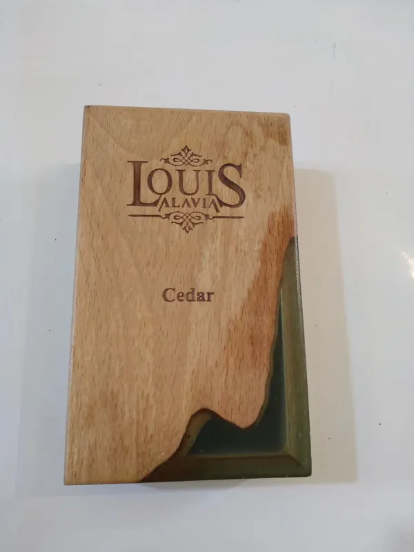 جعبه ادکلن فرانسه چوبیLouis ALAVIA Cedar